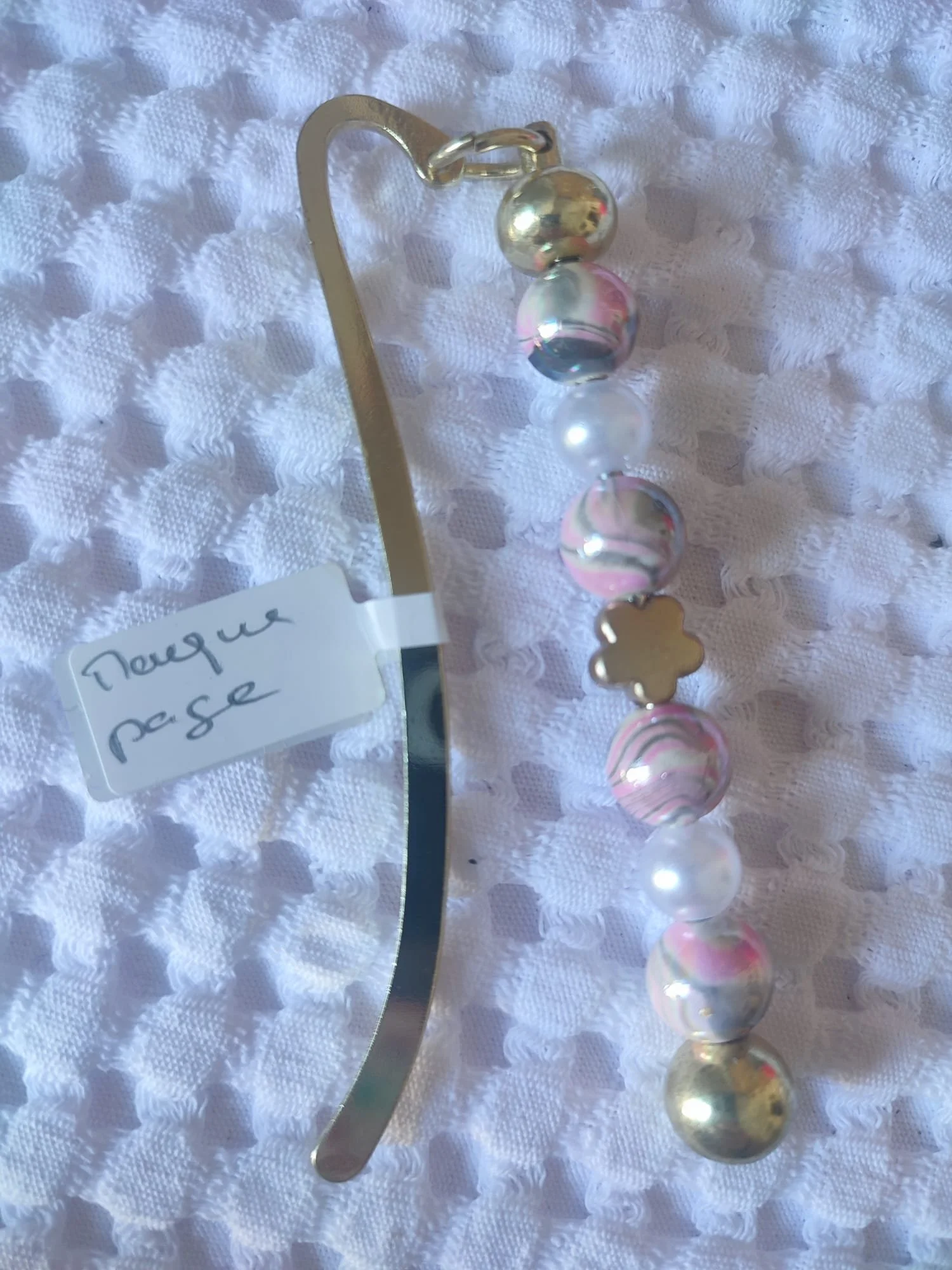 perle rose étoile blanche.jpeg