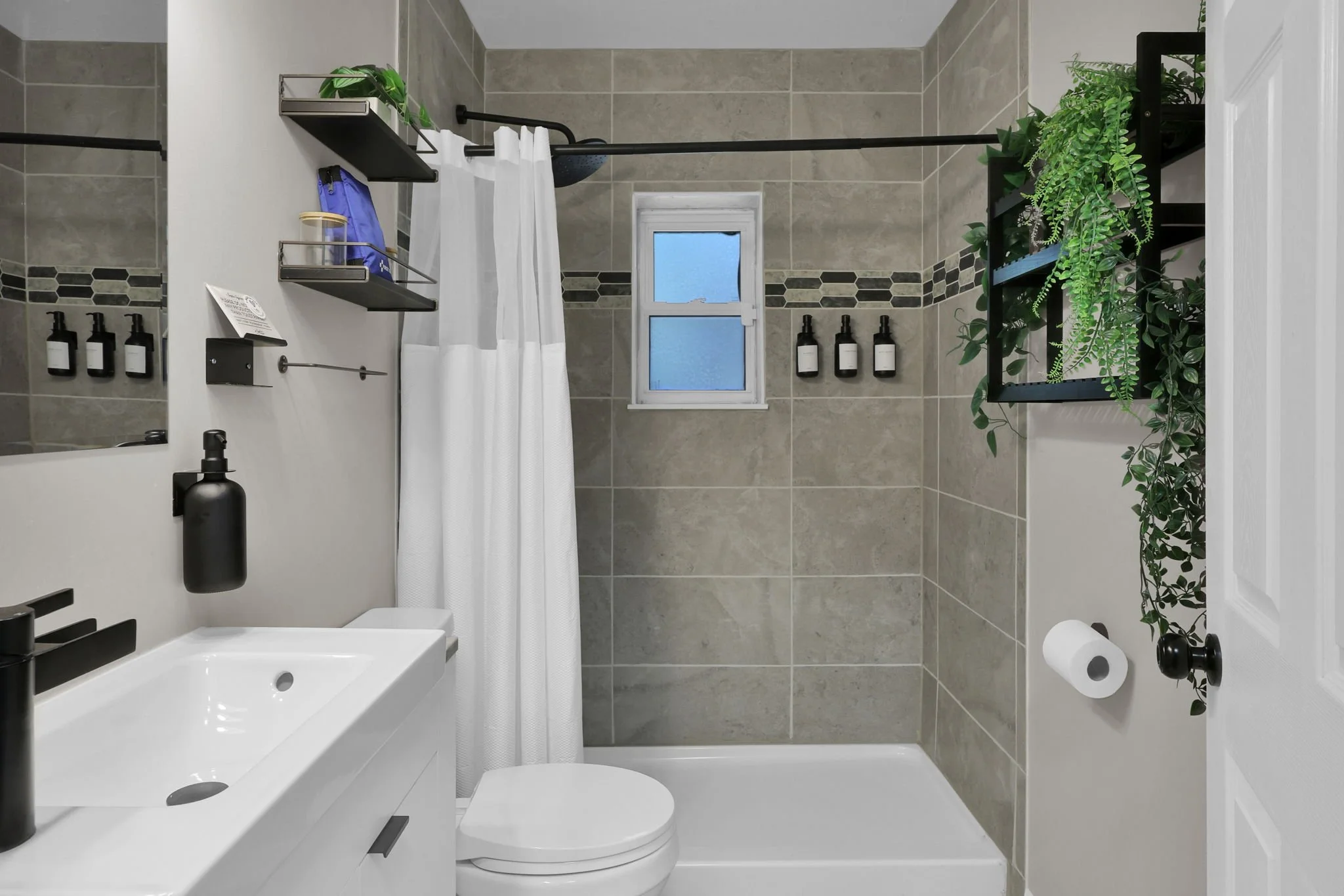 18-web-or-mls-2535 Hydrange___018.jpg