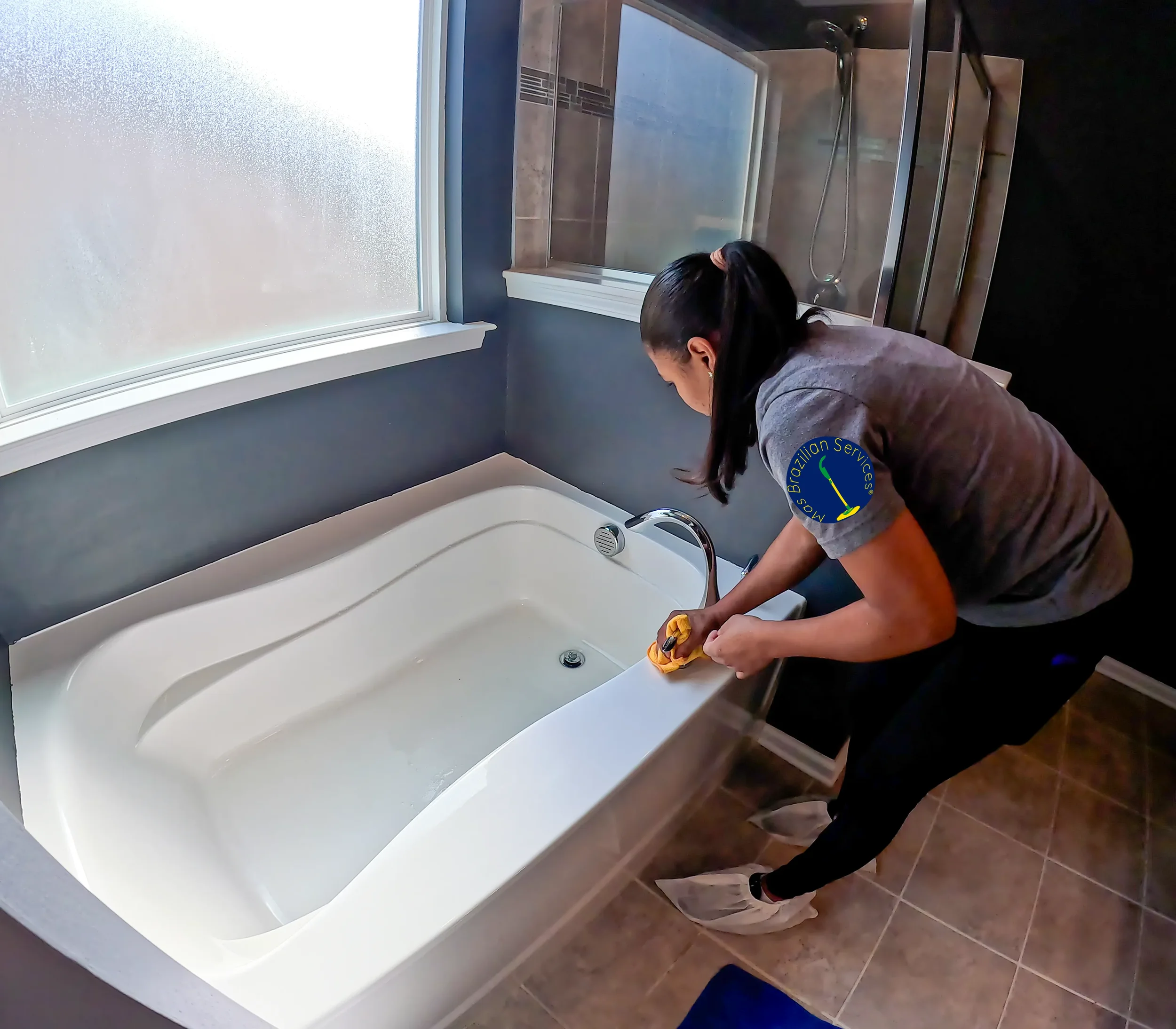 Clean, organized interior after professional cleaning services by Mas Brazilian Services, serving houses, apartments, and small offices in Charlotte, NC.