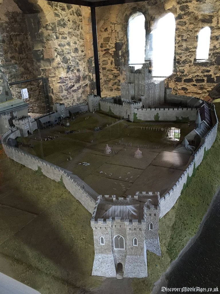 Discover Rochester Castle in Kent | DiscoverMiddleAges