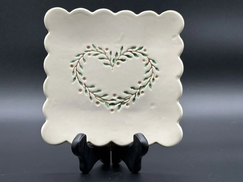 Vines and berries dessert plate