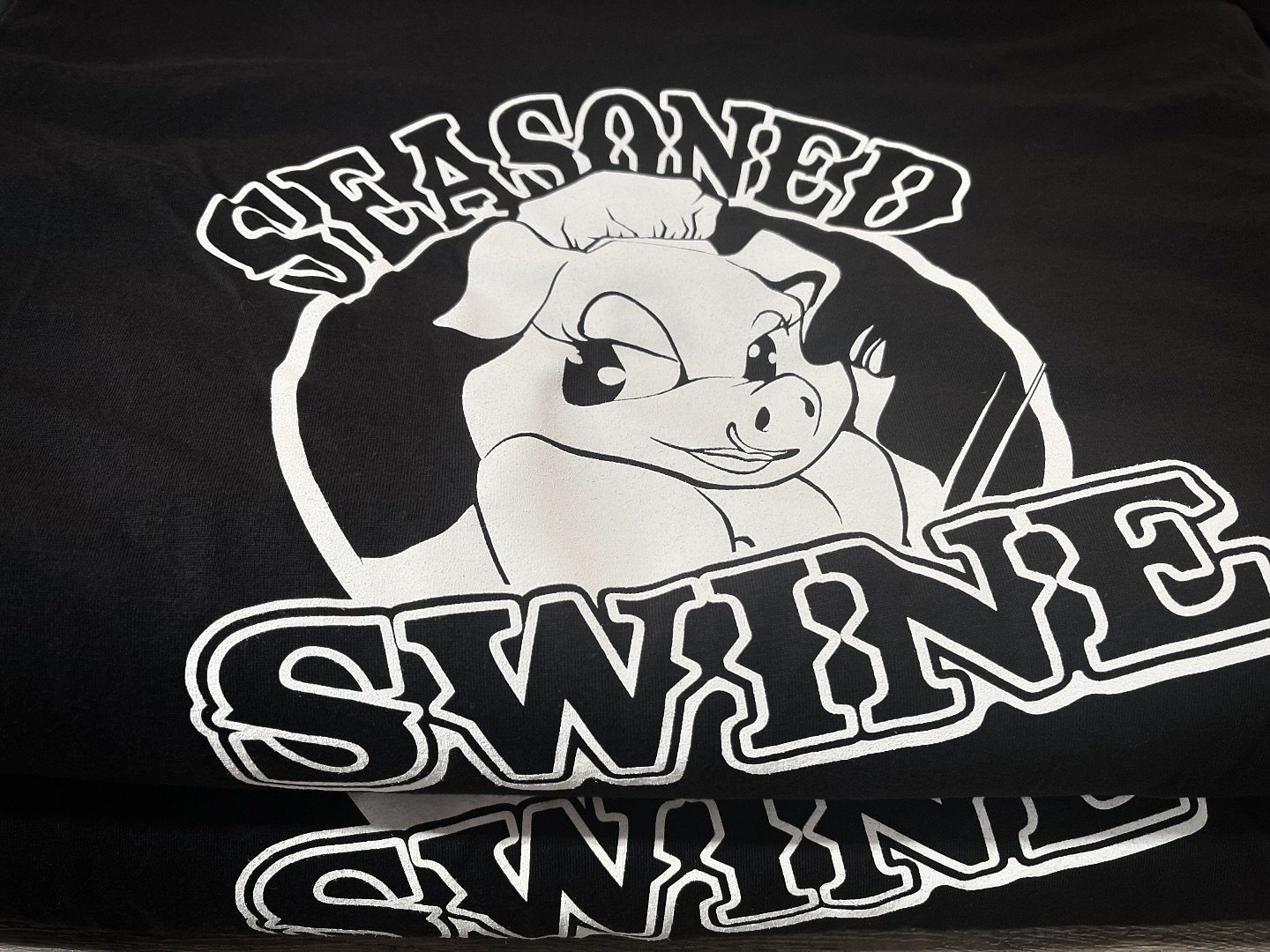 Everyone&rsquo;s favorite pig @seasoned_swine
#screenprinting #properprints #properthread