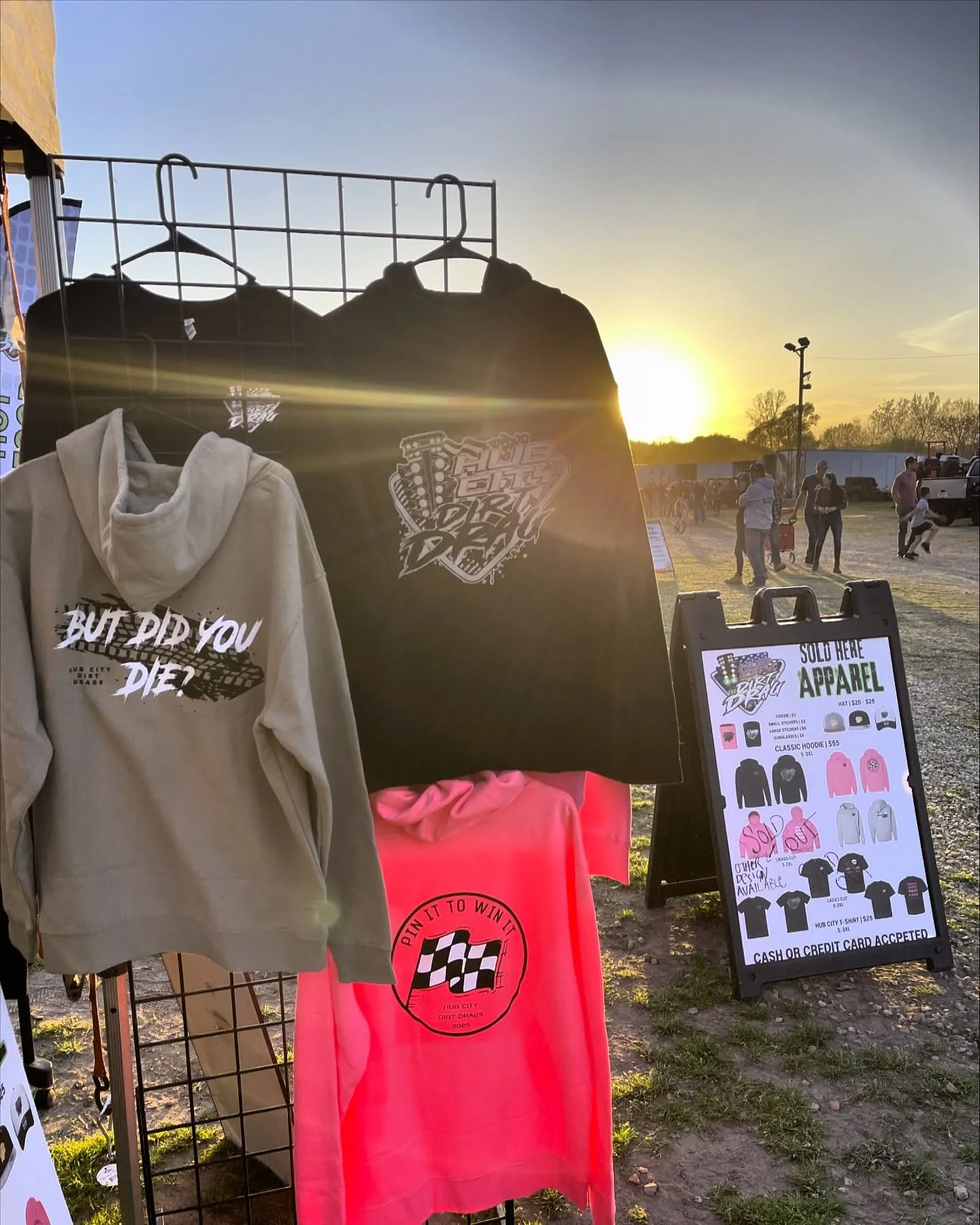 Shaping up to be an awesome night at @hubcitydirtdrags in Richland Center. We will be here all day tomorrow so stop by and pickup a live printed shirt! #hubcitydirtdrags #properthread