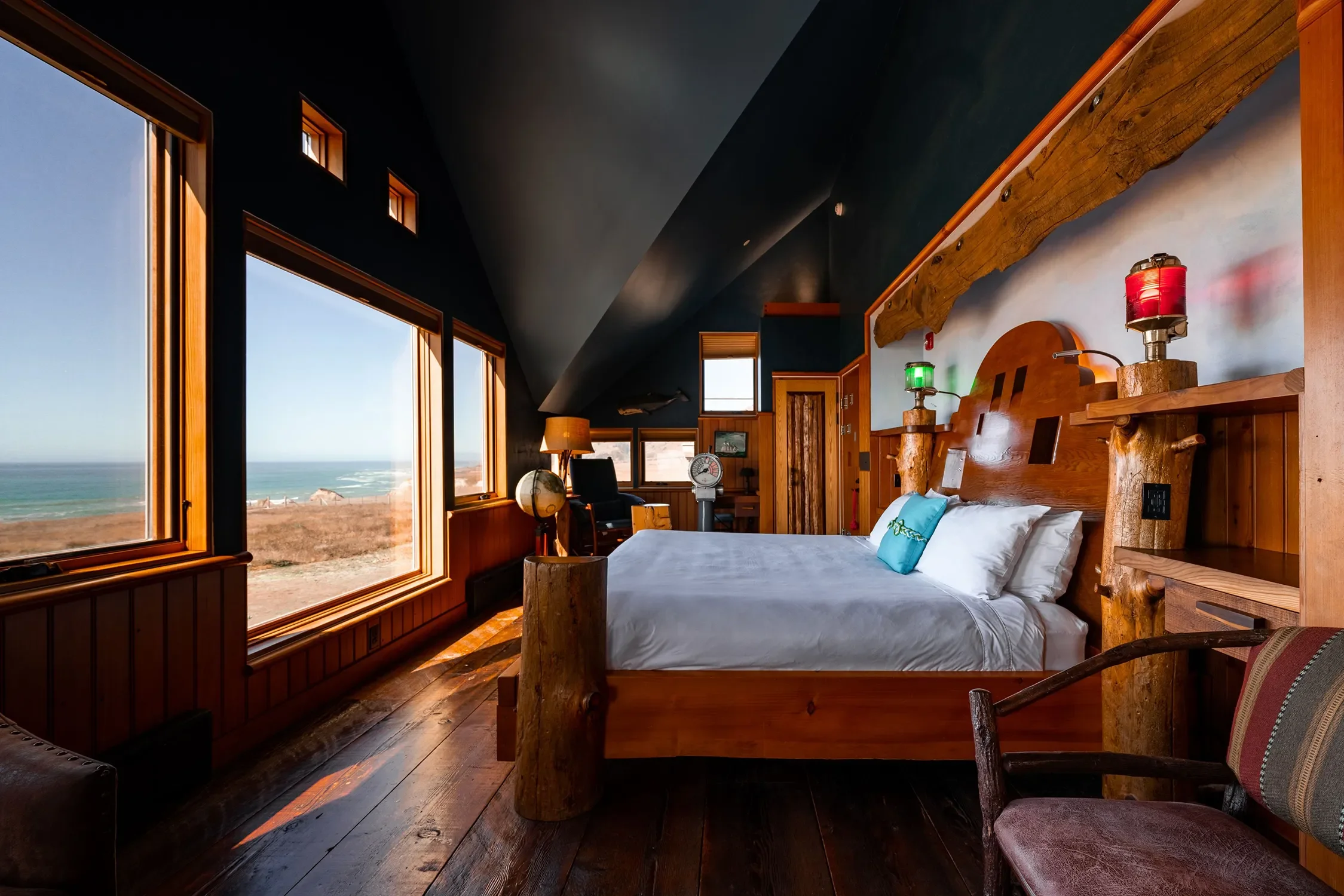 the-inn-at-newport-beach-captains-quarters.webp