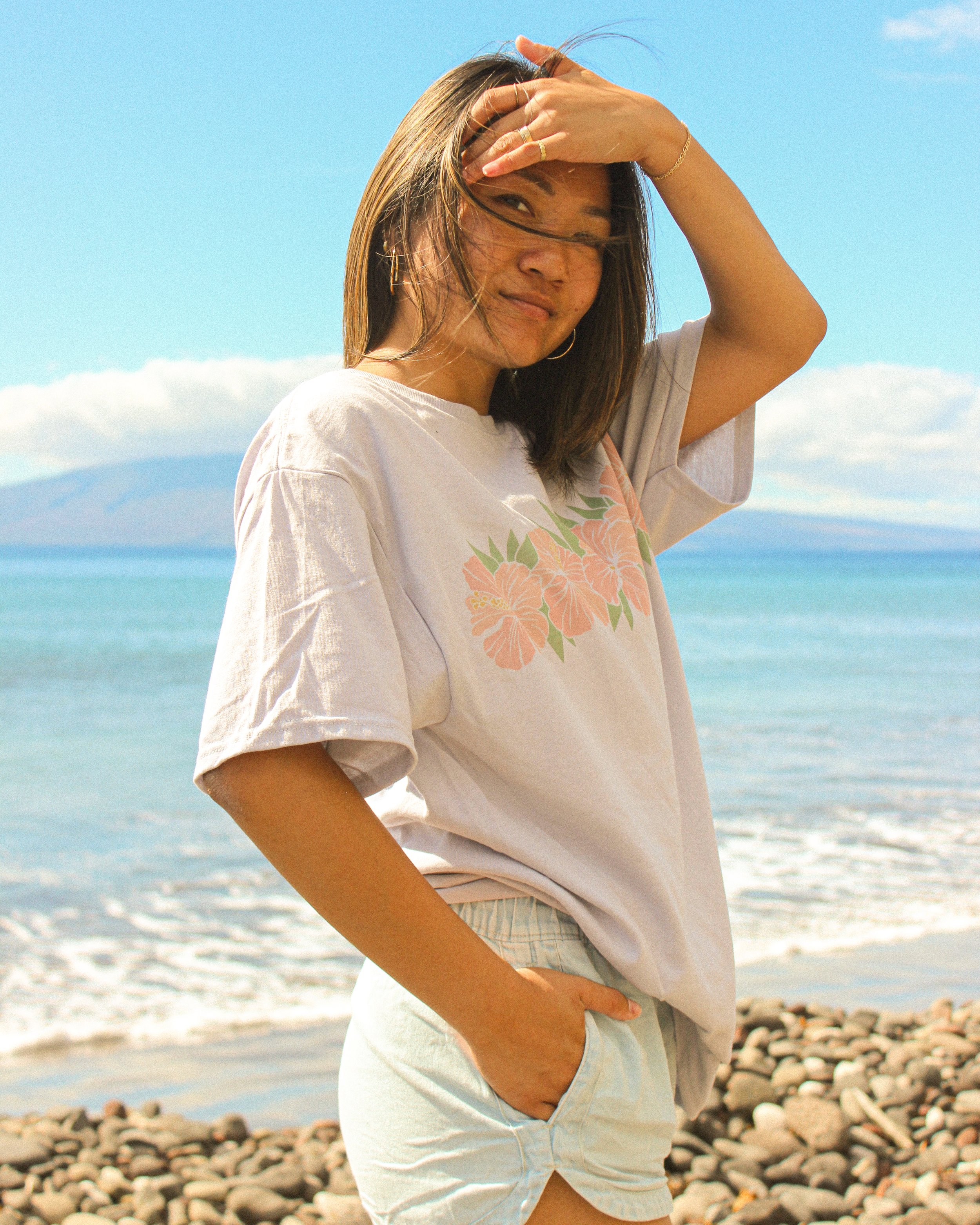 Hibiscus Lei Po'o Gray Tee