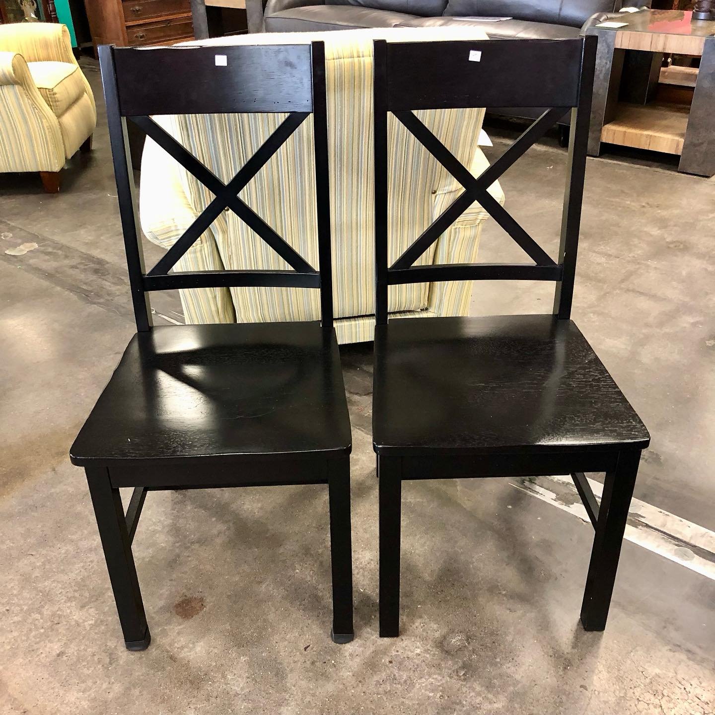 We&rsquo;ve got that extra chair you need! Come see us! We&rsquo;re open 10am-6pm at 1407 Sherwood Ave. RVA 23220 (804) 353-8890. DiversityThrift.org
#chairs #furniture
#thriftstorefinds #thrifting