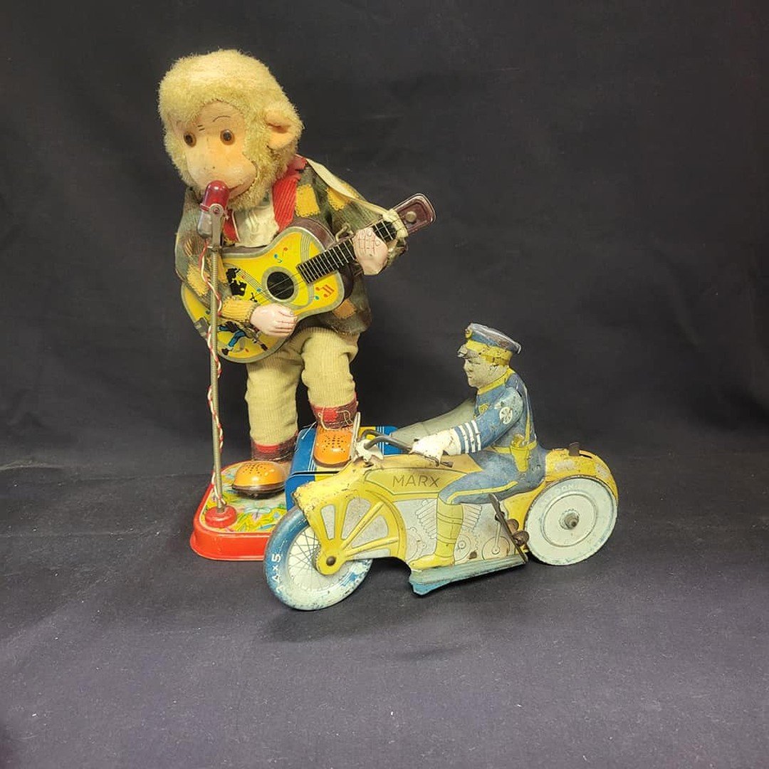 More new arrivals today in Diversity Thrift's Corner Boutique! 

It's the special corner of our store where you&rsquo;ll find our very best vintage wares, antiques, art, china, ceramics, vintage toys, retro items, and more! We hope you&rsquo;ll come 