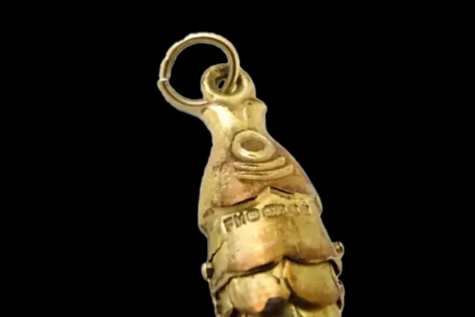 hallmarked articulated fish with bail