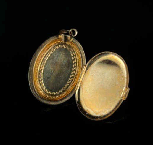 locket3.jpeg