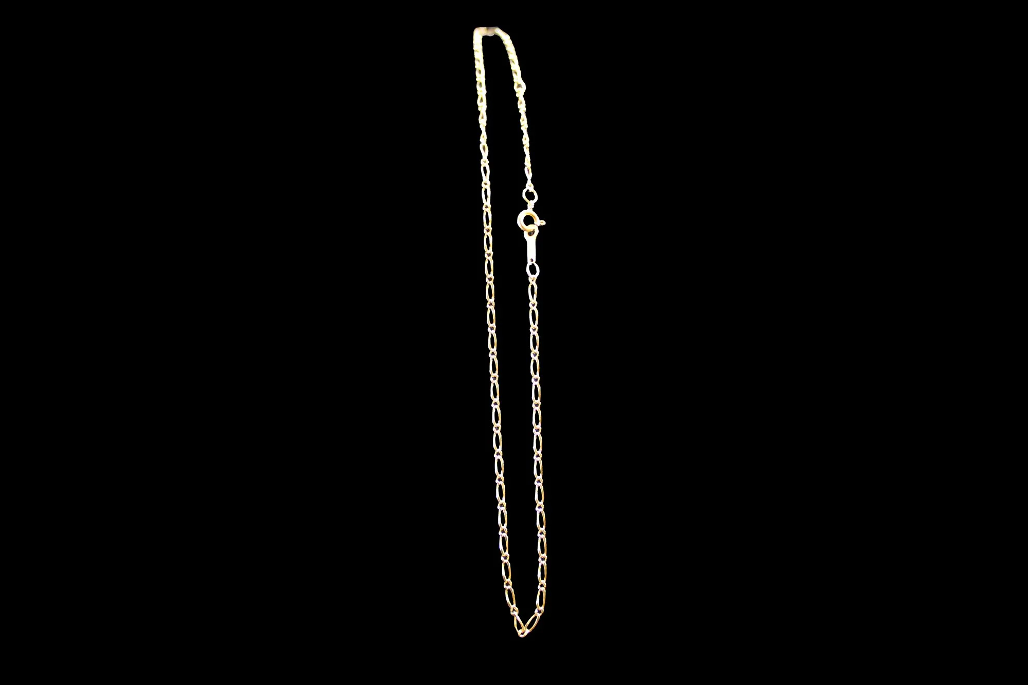 full view 9ct gold elongated oval-link chain