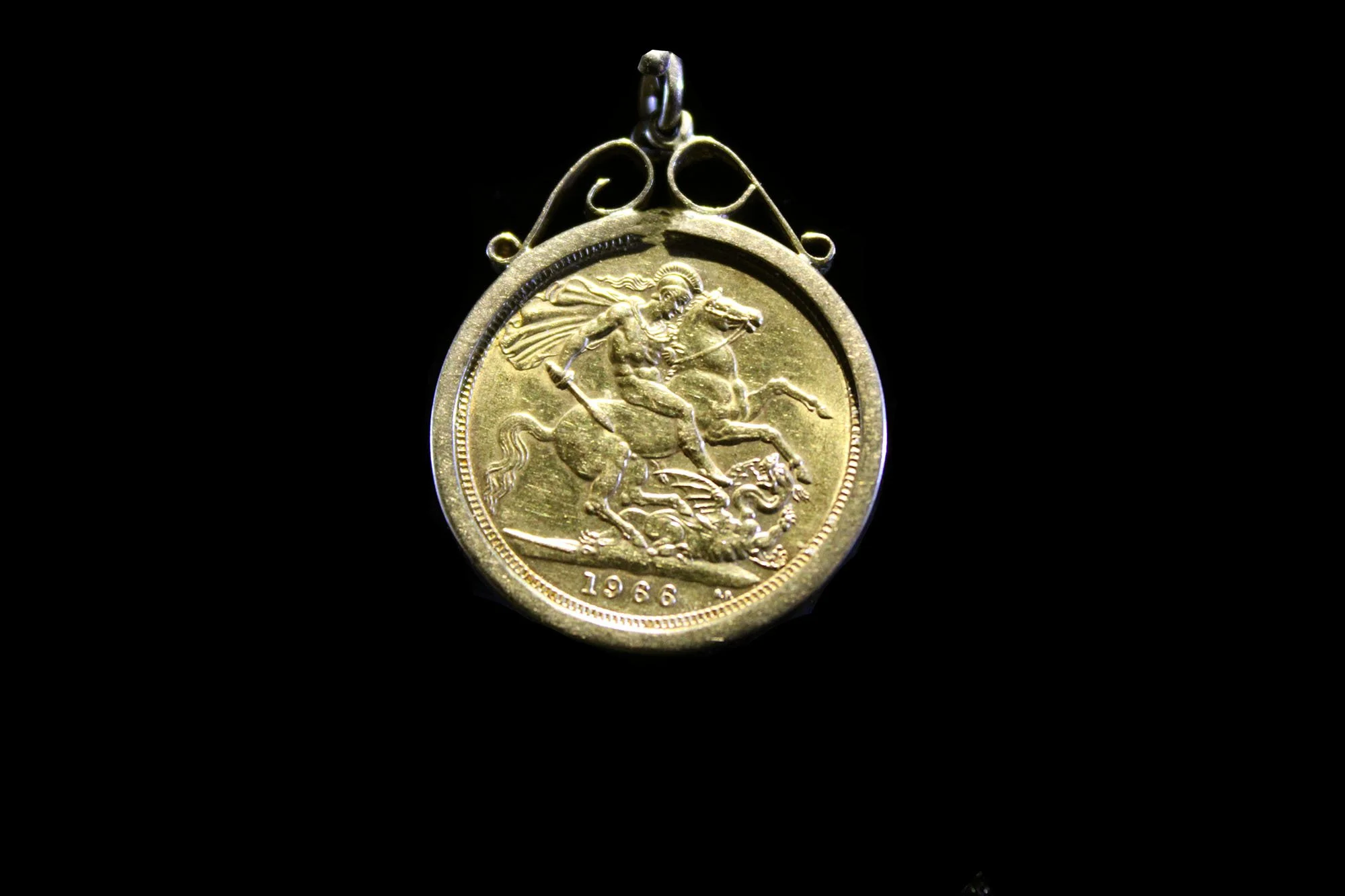 Elizabeth II Gold Sovereign St. George & Dragon