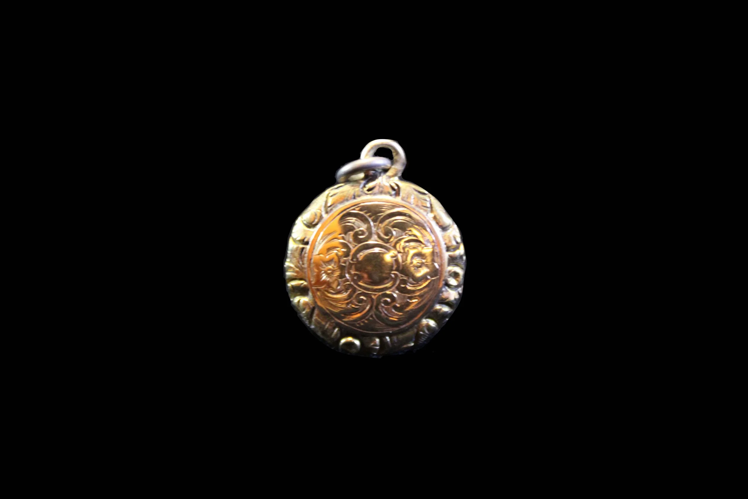 Pinchbeck Oval Locket rear view