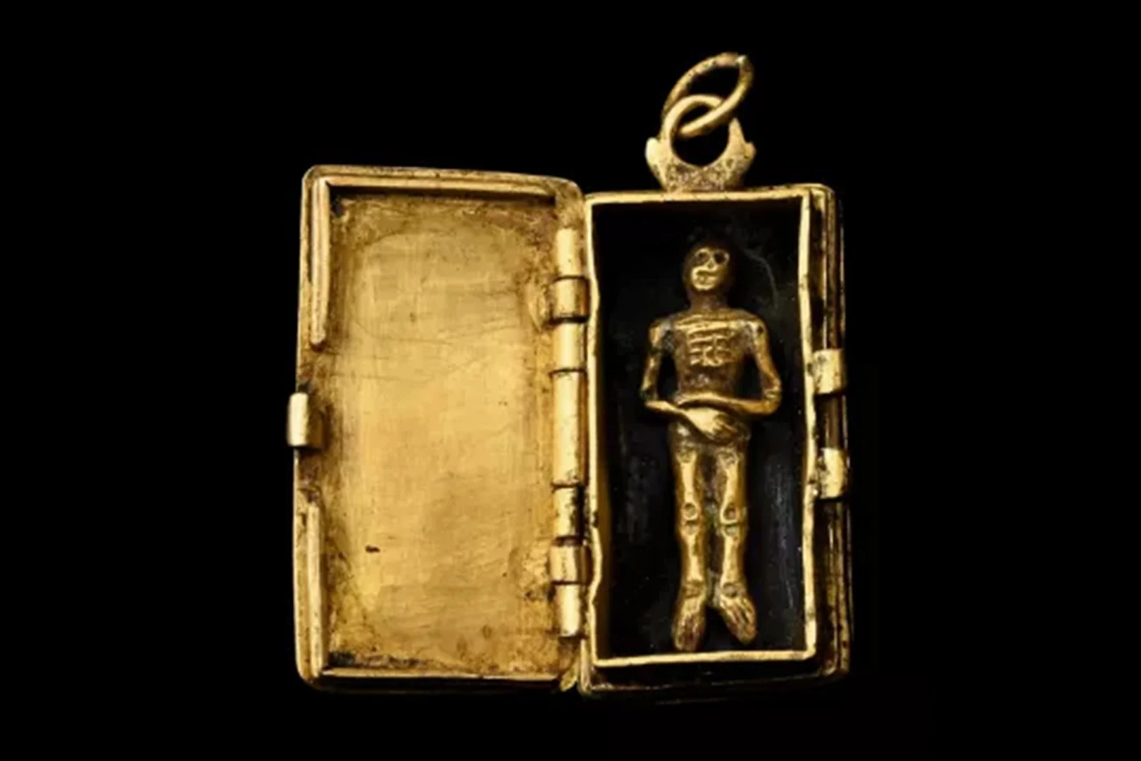 memento mori pendant