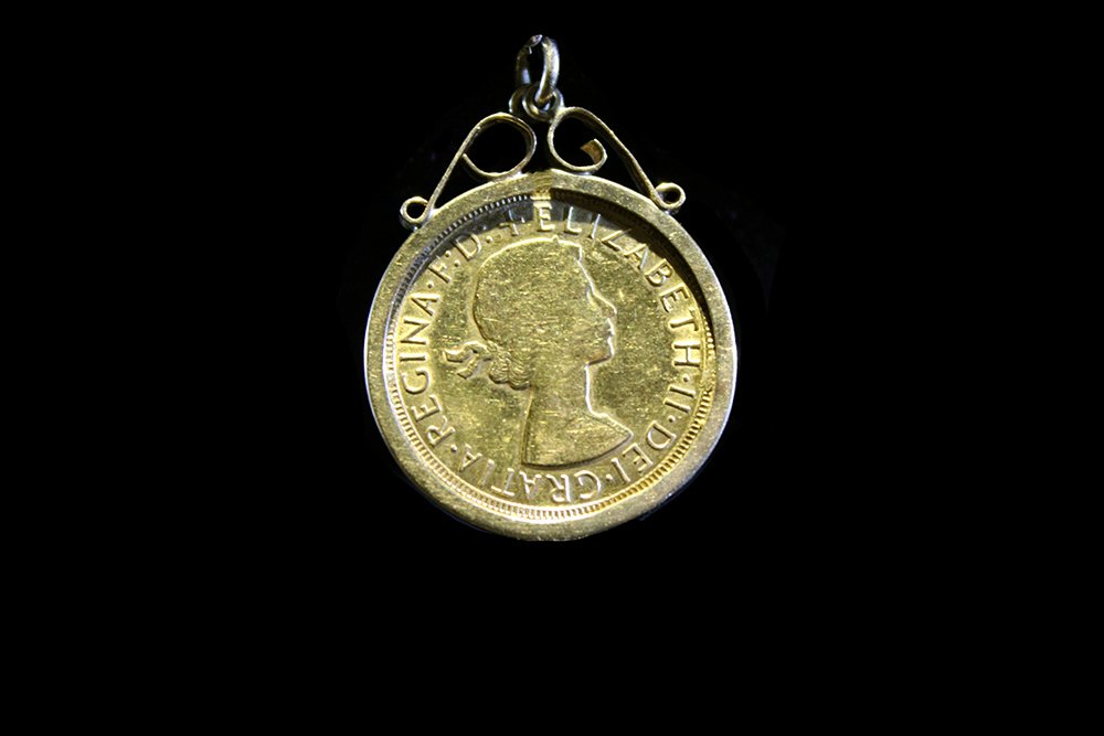 Elizabeth II Gorld Sovereign Profile