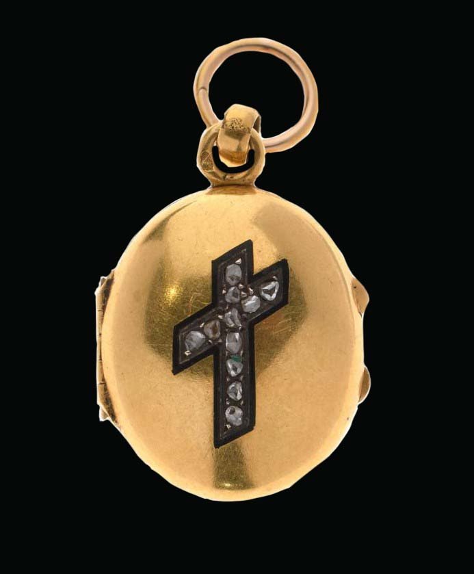 2crosslocket.jpg
