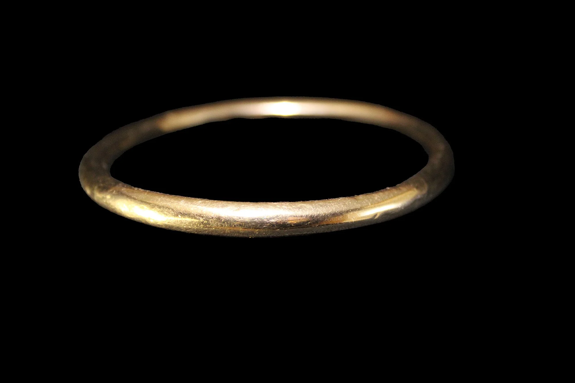 side view Victorian Era 9K Gold Armlet