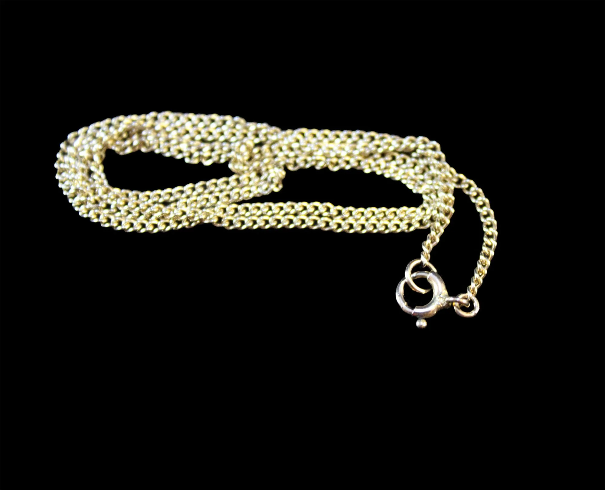 spring clasp 9K Gold Curb-Link Chain puddle