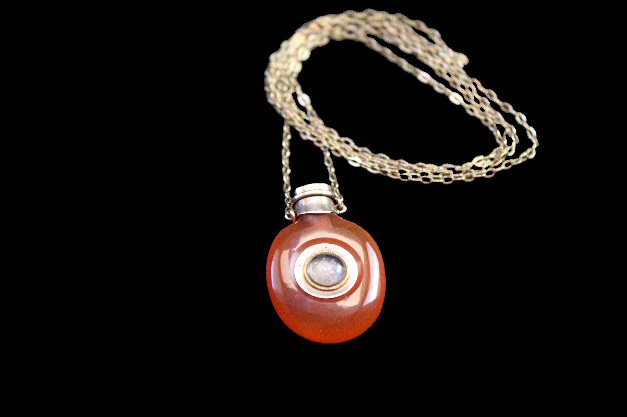 Georgian Carnelian Scent Flask with Gold mounts