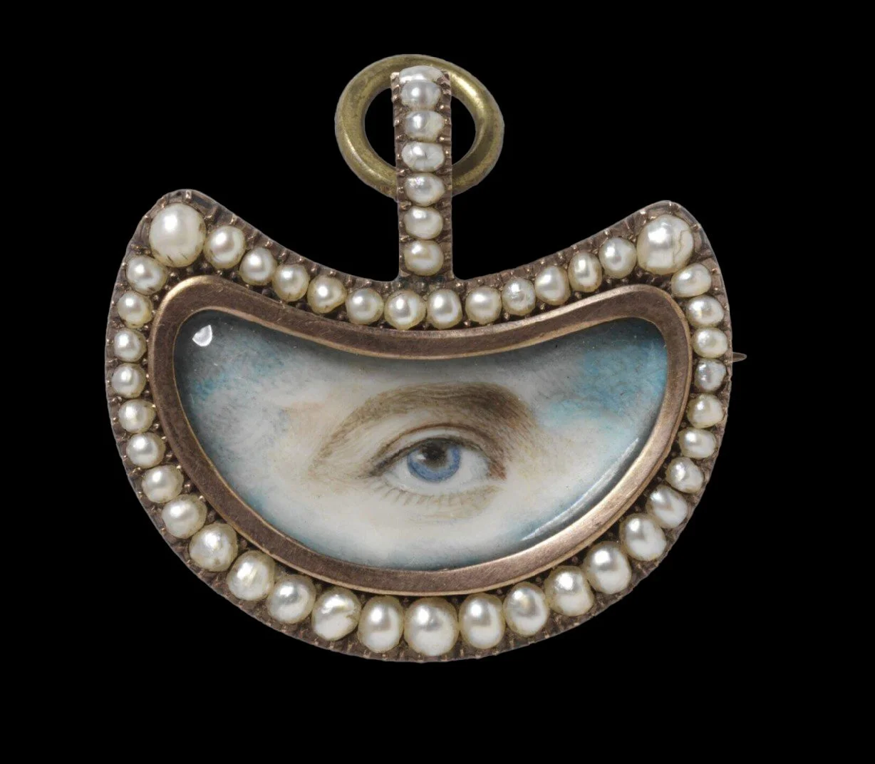 V&A museum lover's eye pendant