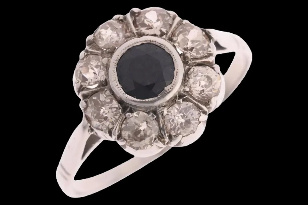 An Early 20th Century Sapphire & Diamond Ring