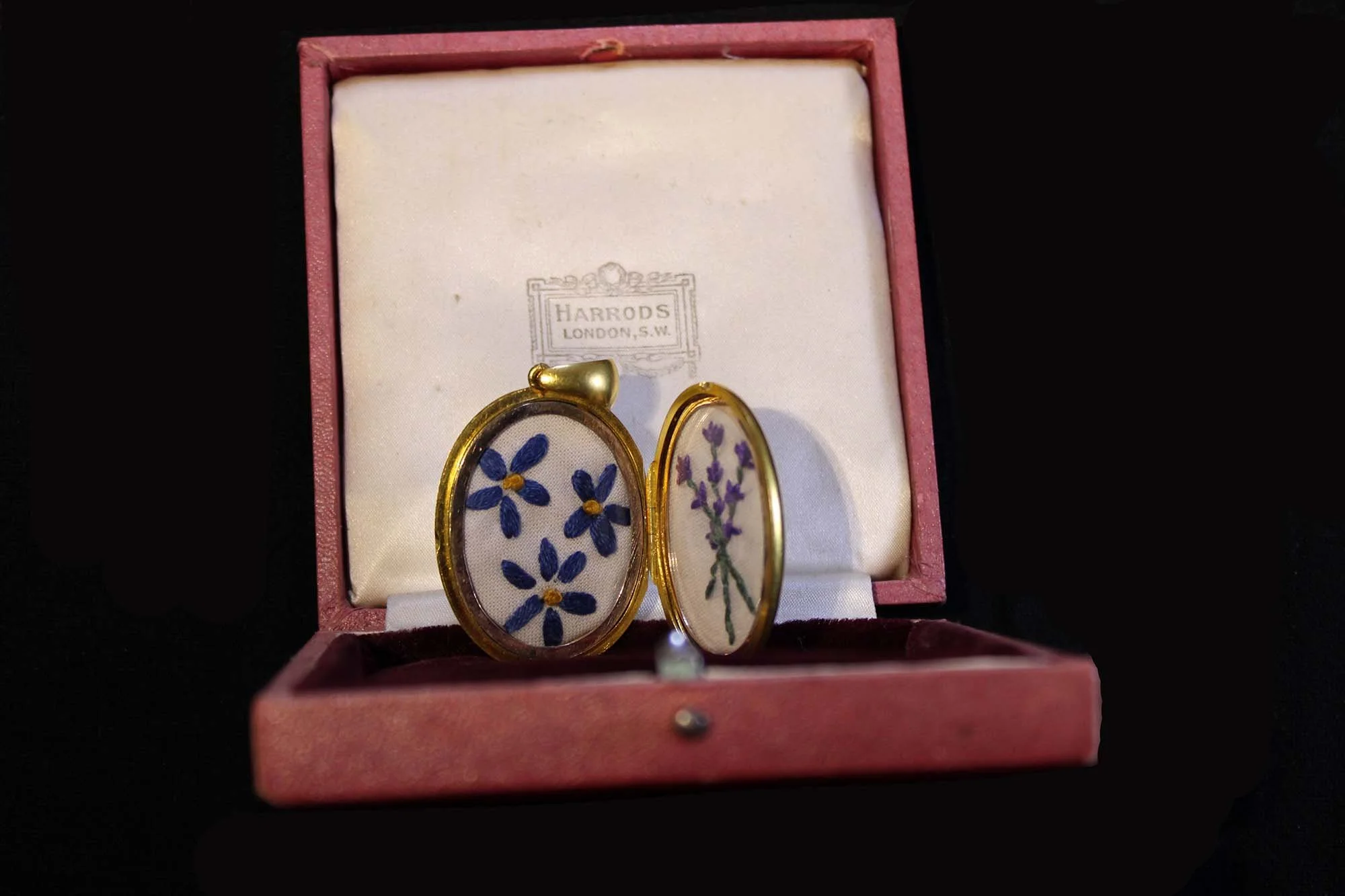 harrods antique jewelry case