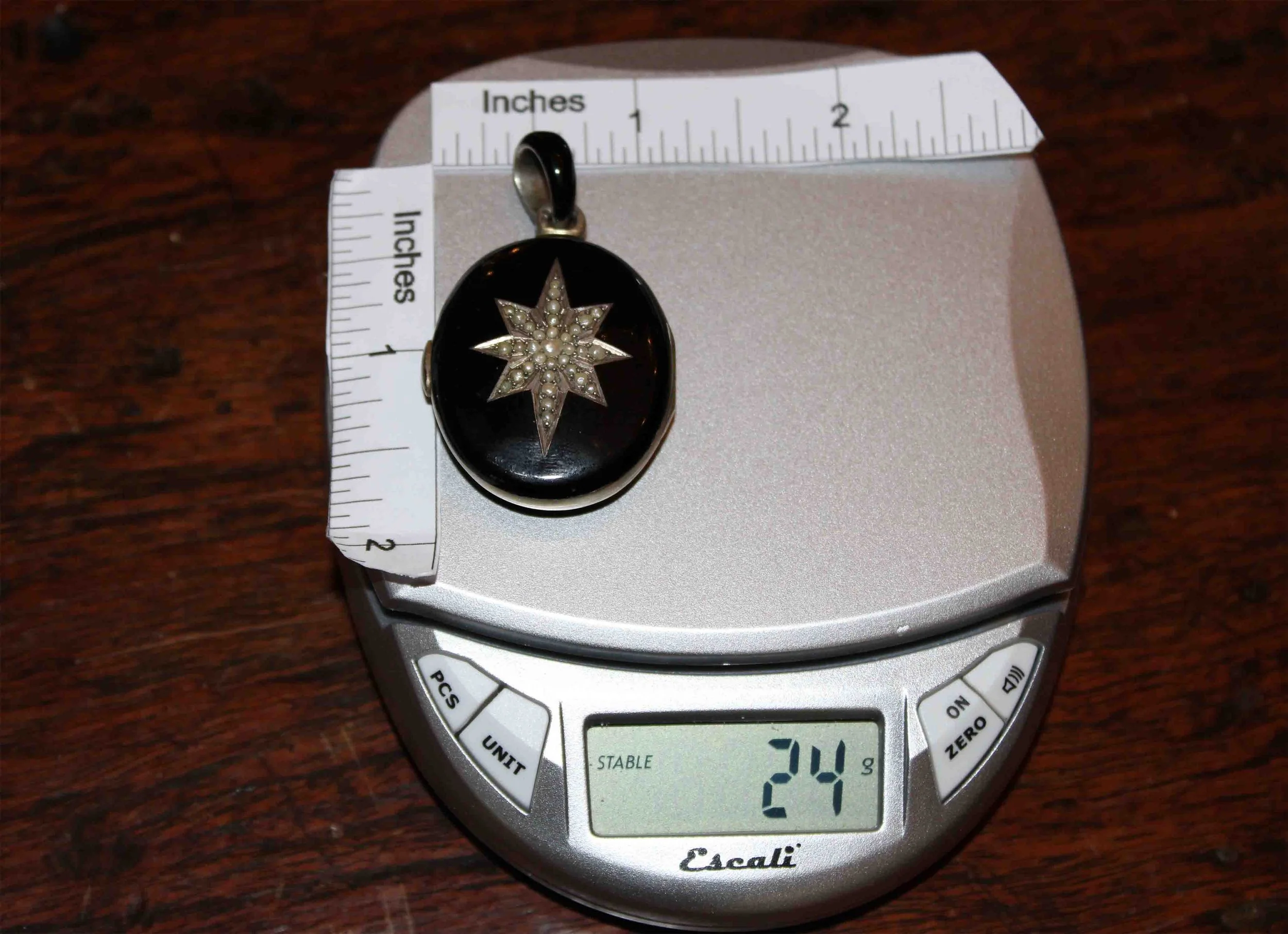 Enamel Starburst Locket Weight, Length and Width
