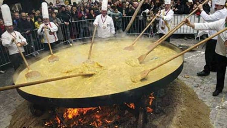 142 giant-omelette-festival.jpg