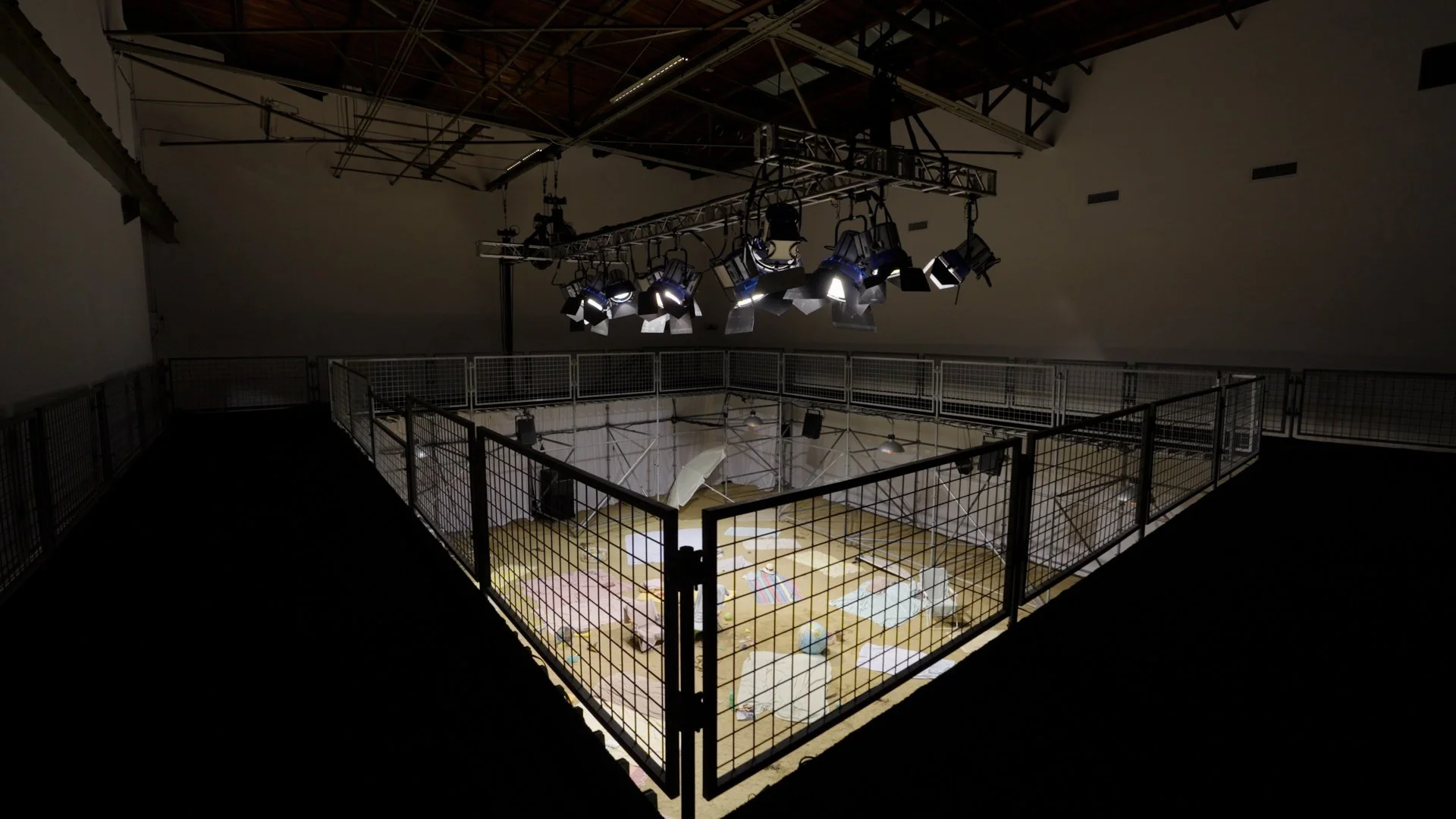 sun-and-sea-marina-moca-performance-documentation-eichenbaum-03.jpg