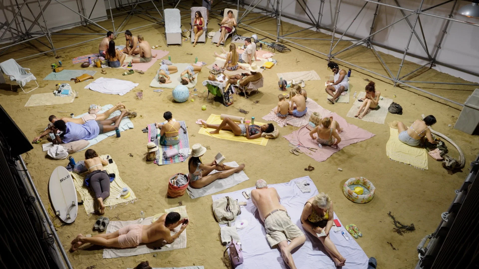 sun-and-sea-marina-moca-performance-documentation-eichenbaum-10.jpg