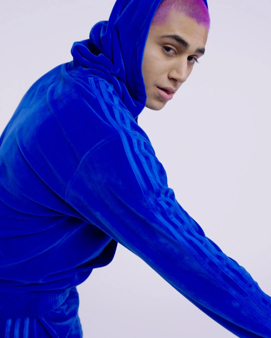 Jeremy-Eichenbaum-Adidas-Jeremy-Scott-0.00_00_27_07.Still012.jpg
