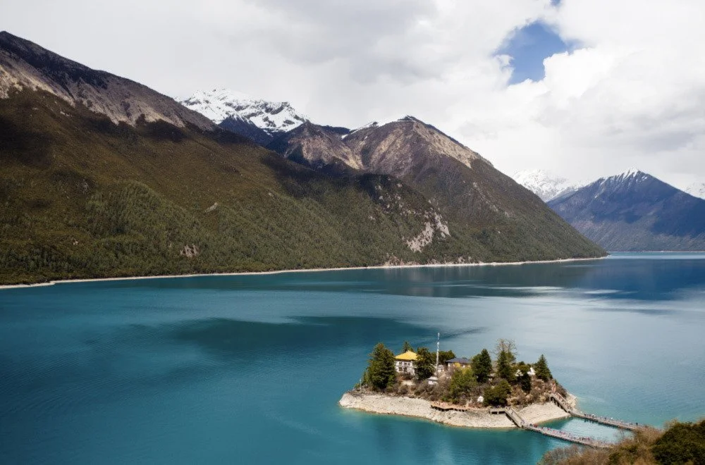 Draksum Tso Dzong Lake