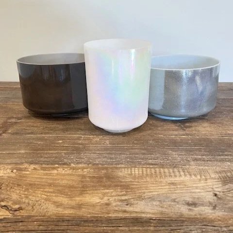 IMG_9705.jpg 3- bowl Set.  1 dark grey crystal tones bowl, one moldavite bowl and one mother of platinum bowl.