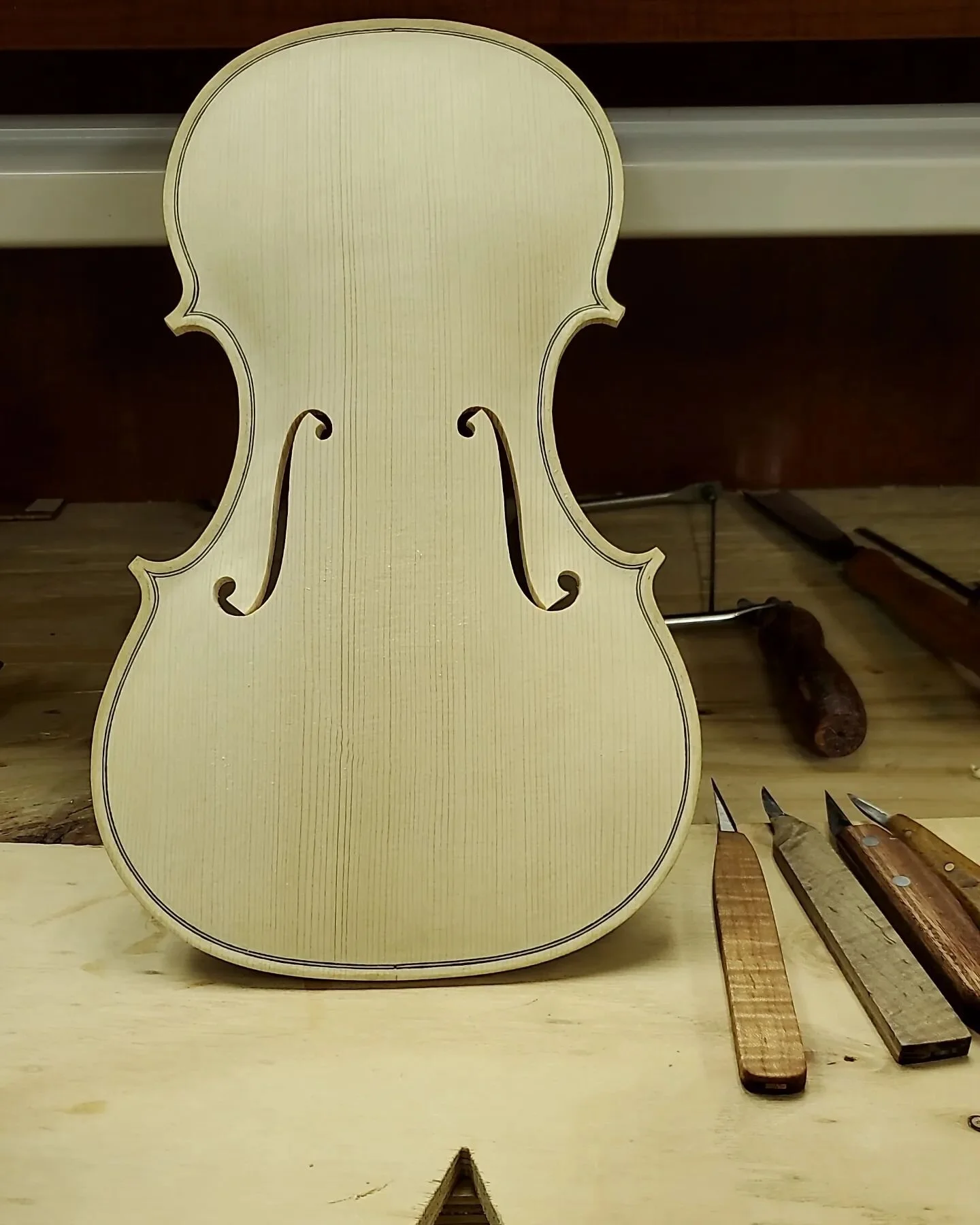 When I first started, it took me forever to cut 'f' holes. Now it only takes me half that time 😅
.
.
.
.
.
..
...
..
.
.
.
.
.
#luthier #luthiery #woodworking #indianapa #imadethat #progress #process #violin #viola #mandolin #art #positivevibes #orc