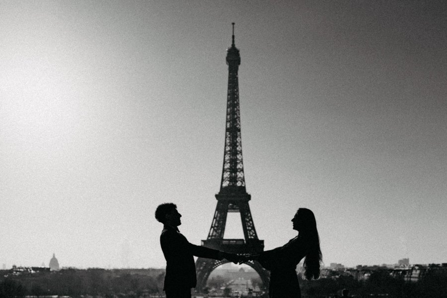 Couple_shooting_salento_puglia_reportage_proposal_destination_wedding_documentary_lecce_photoshoot_family_mirko_accogli_photographer_paris_france_lgbtqia+_metro_eiffel_tower_berlin_London15.jpeg