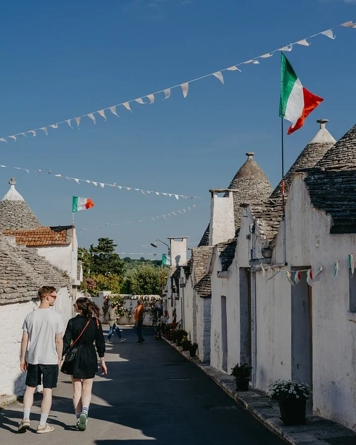 golden-hour-couple-session-puglia-alberobello-trulli29.jpeg