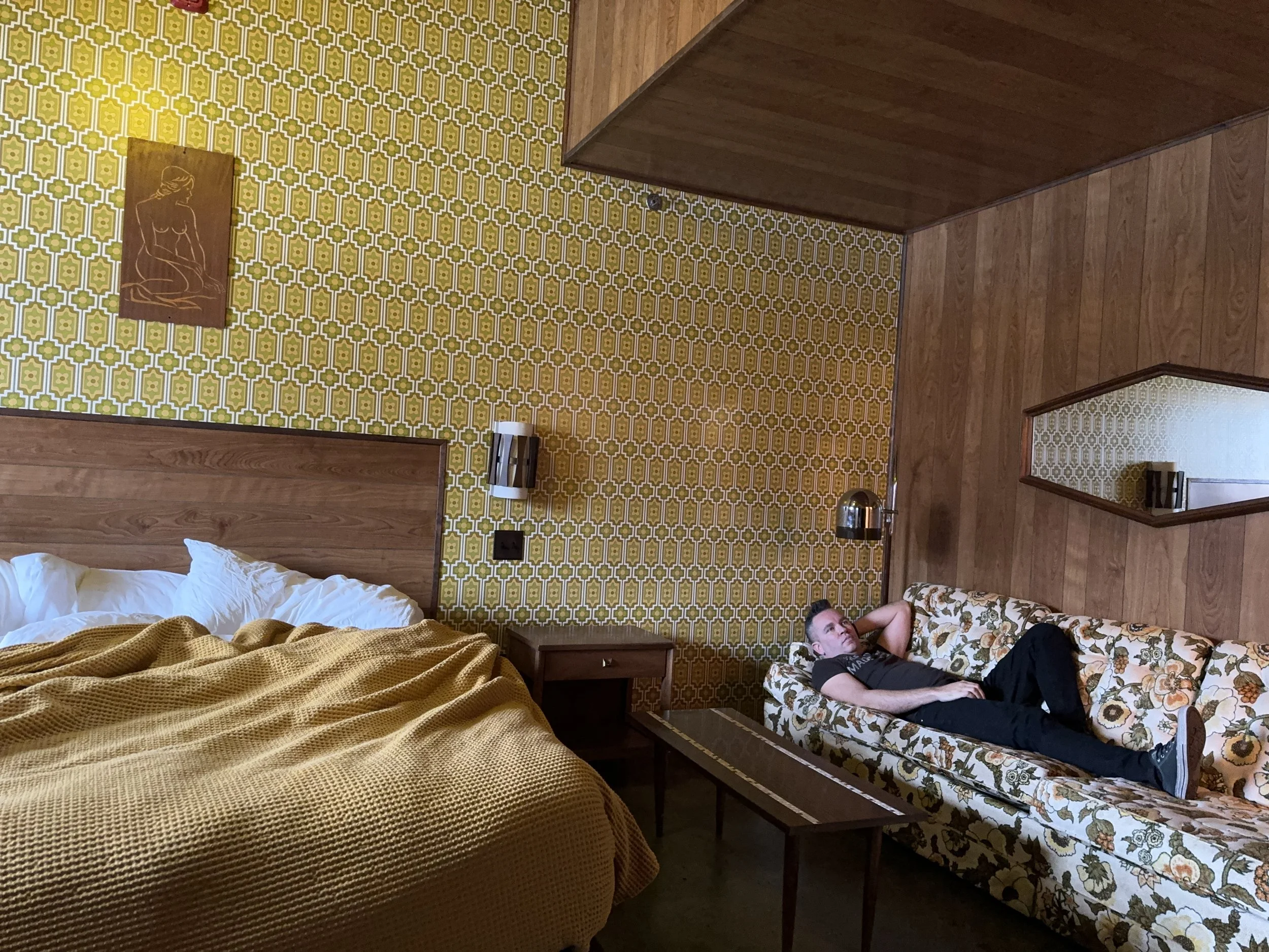  I stayed @ this super rad, vintage-style motel in Nashville! 