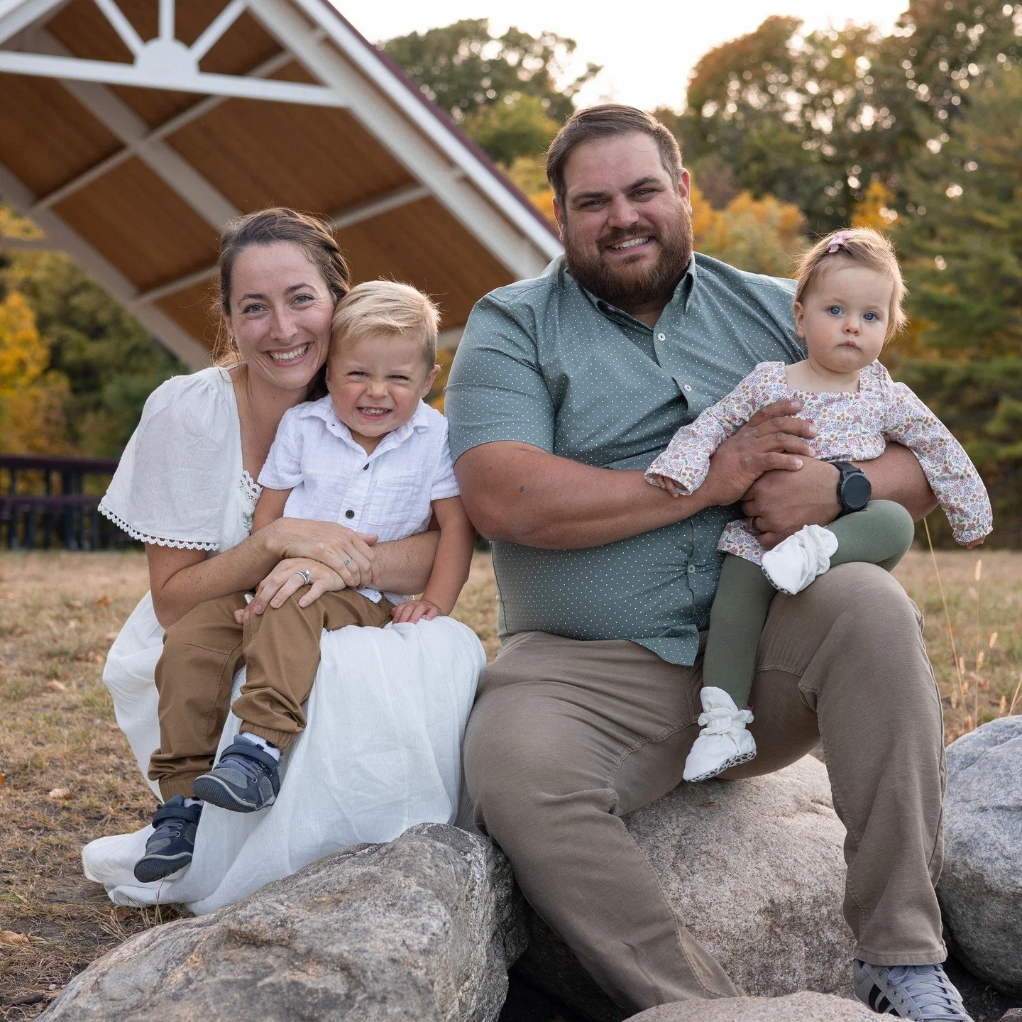 It was a beautiful fall evening walking around Lake Grace with this adorable family!