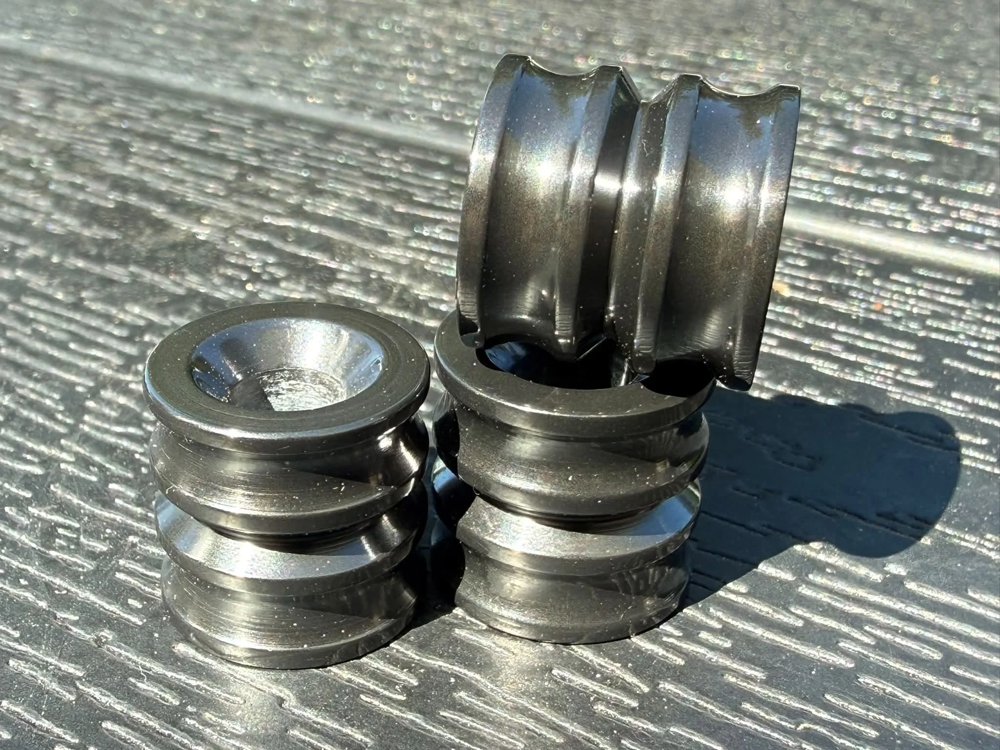 Twixie, Zirc, blackened