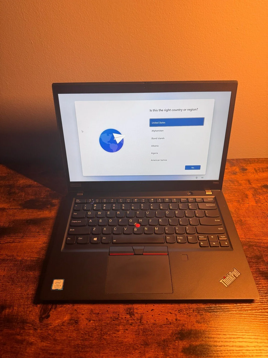Lenovo T490s | 256GB SSD | Intel i5-8265U | 8GB RAM | Windows 11 |