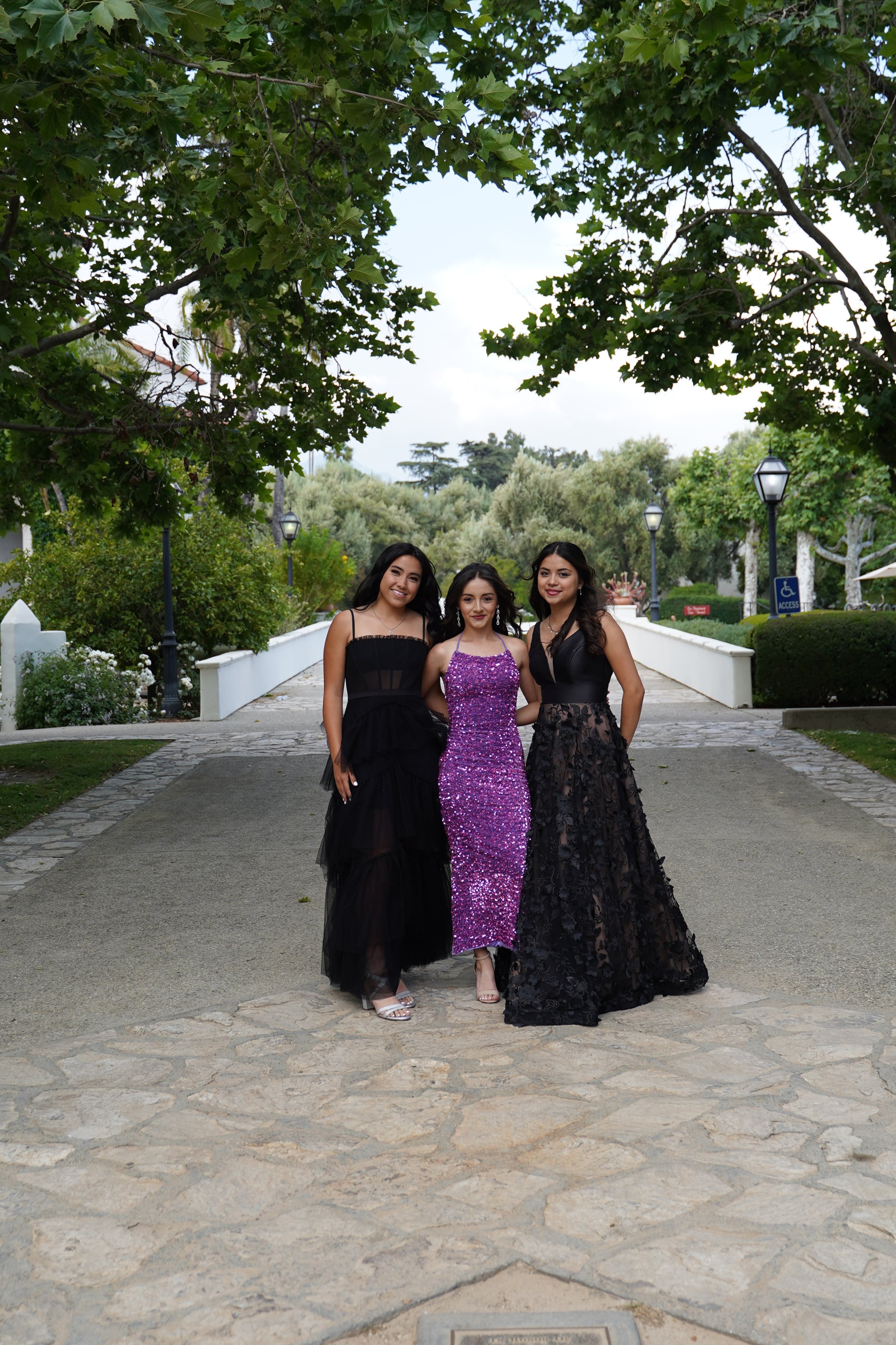 02 SHHS Prom 2023 Huskies.JPG