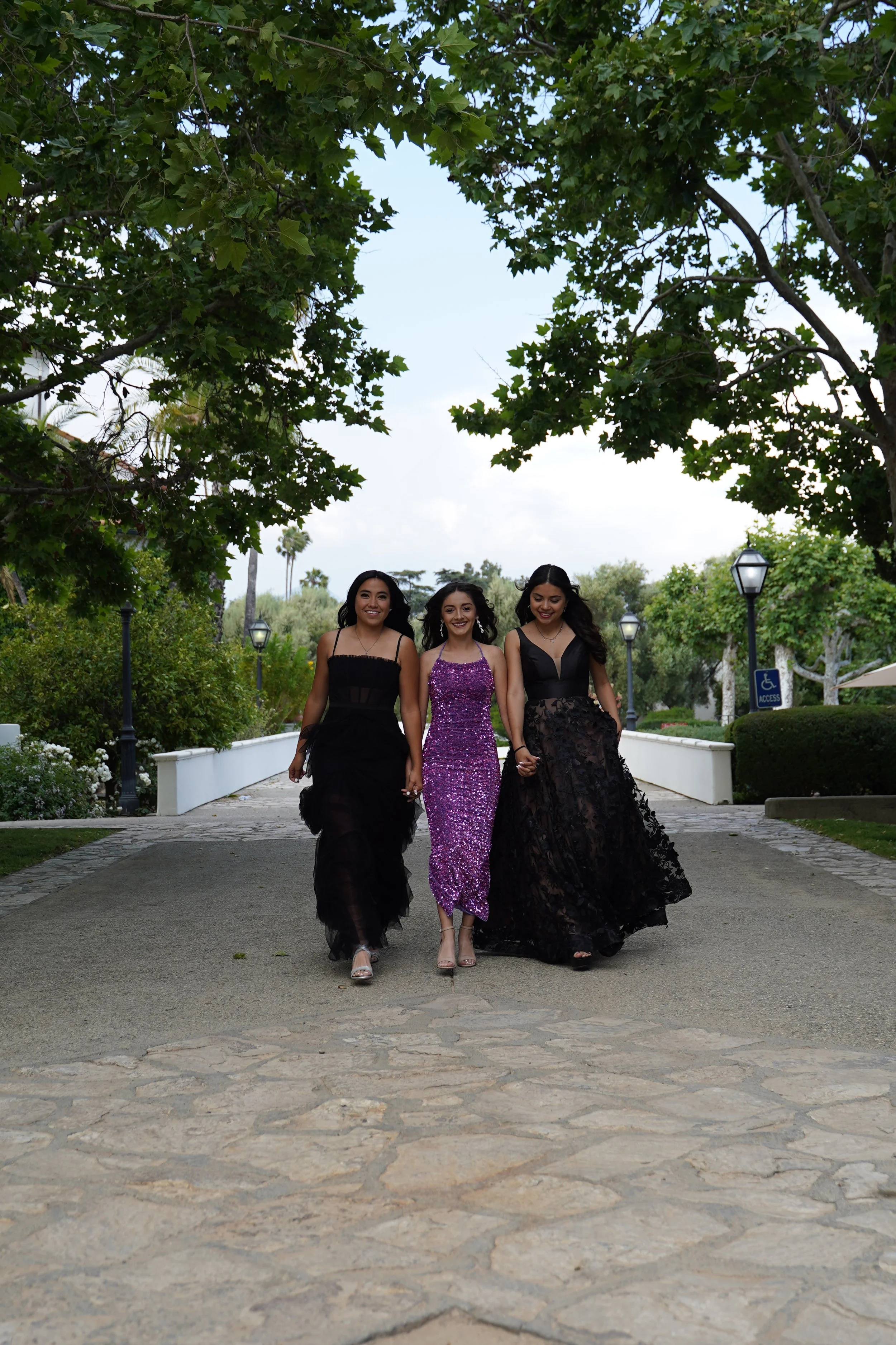 11 SHHS Prom 2023 Huskies.JPG