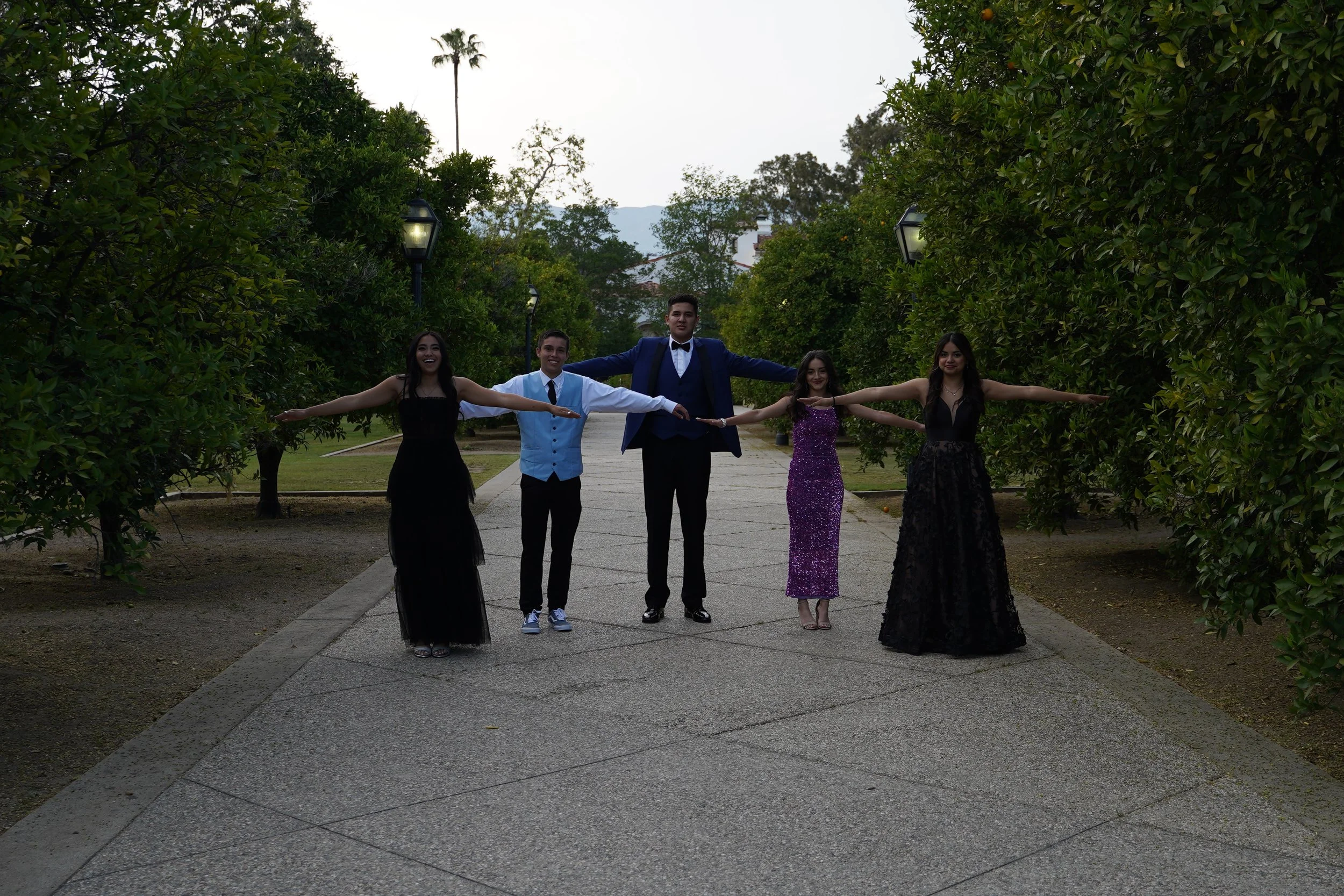 32 SHHS Prom 2023 Huskies.JPG