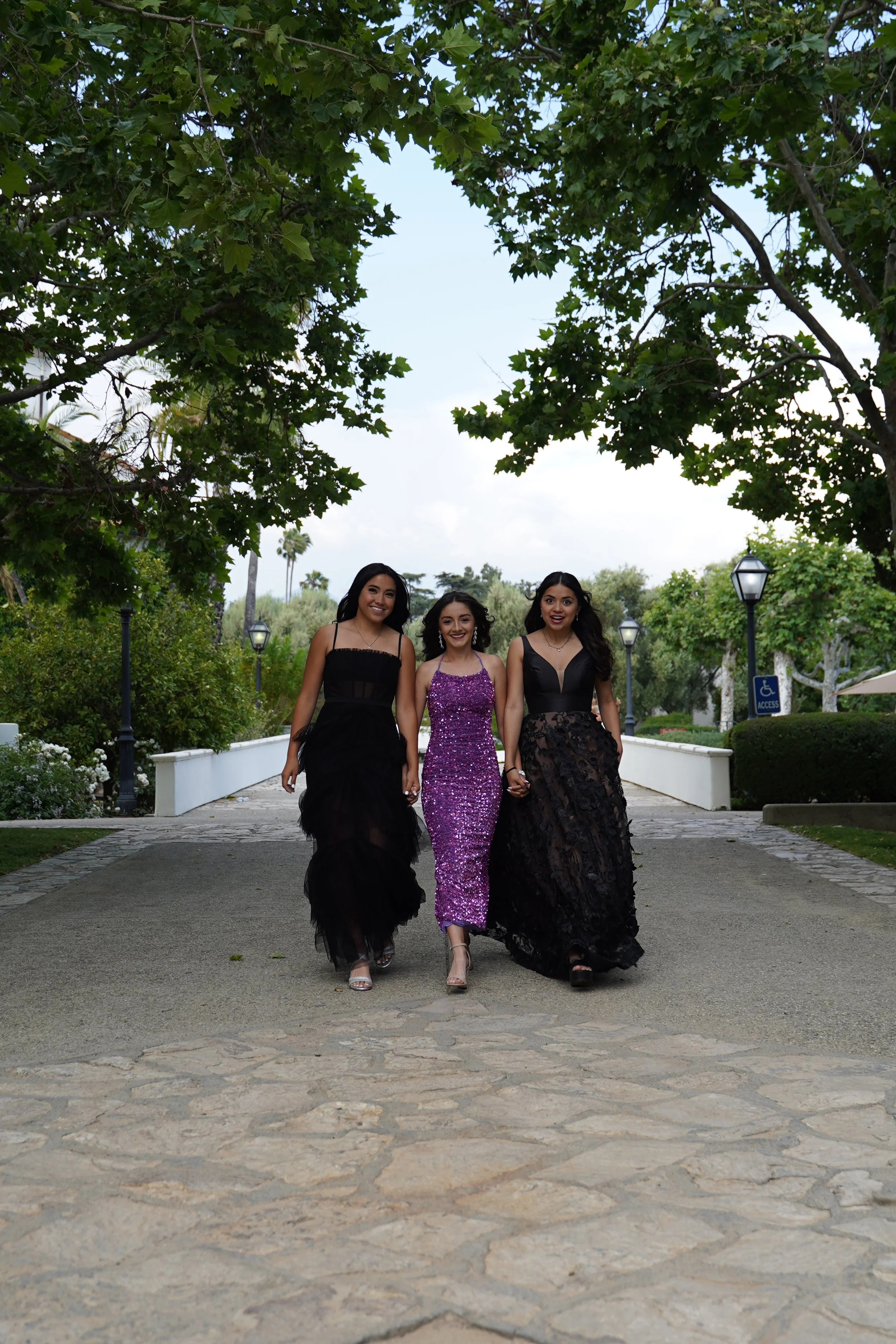 13 SHHS Prom 2023 Huskies.JPG