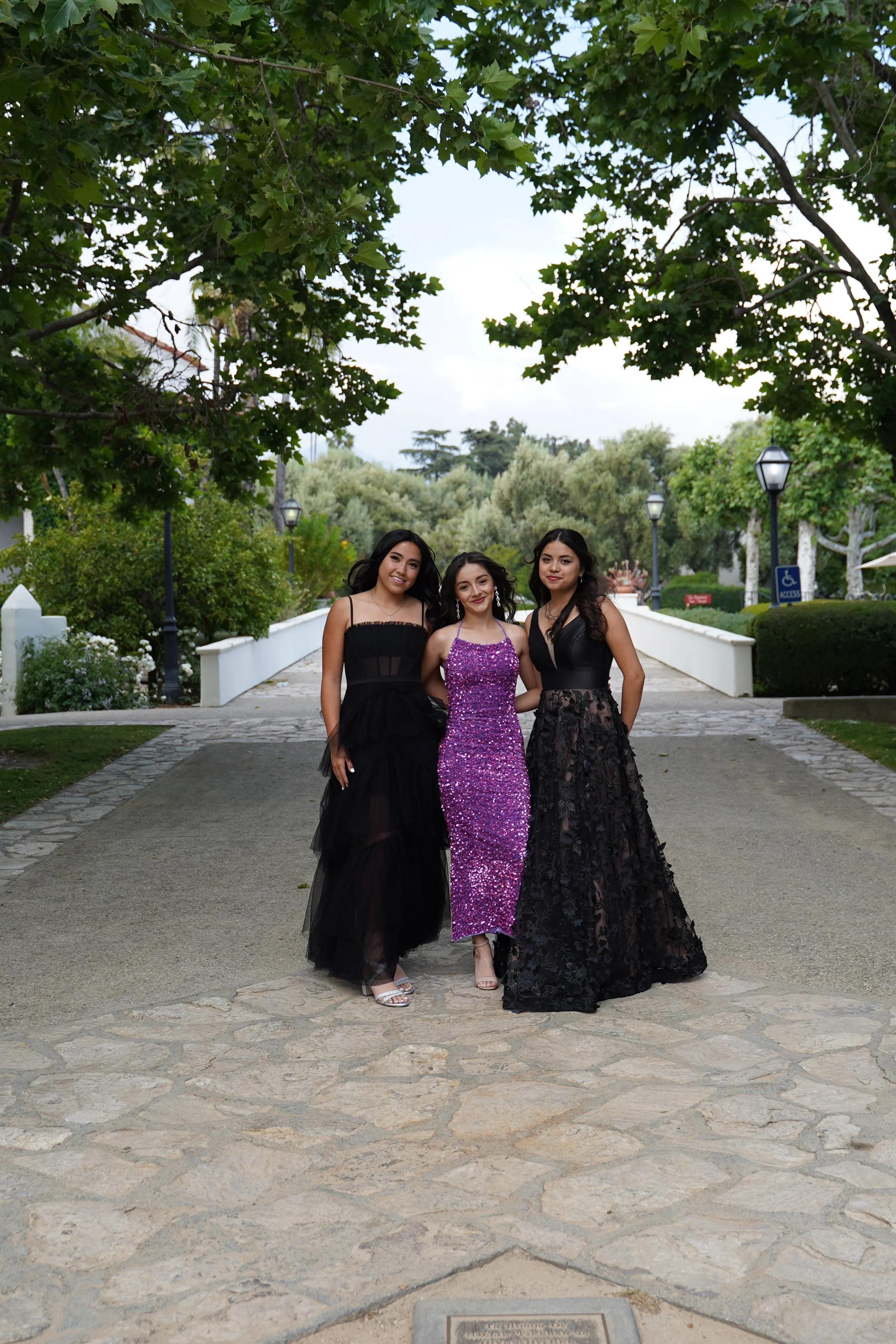 03 SHHS Prom 2023 Huskies.JPG