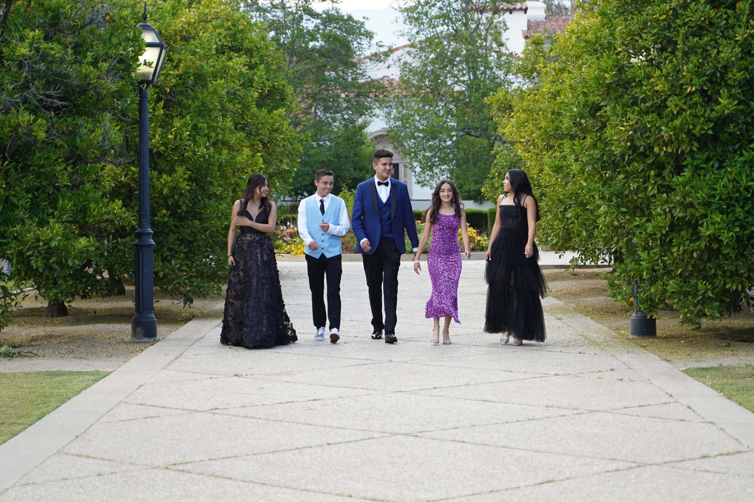 33 SHHS Prom 2023 Huskies.JPG