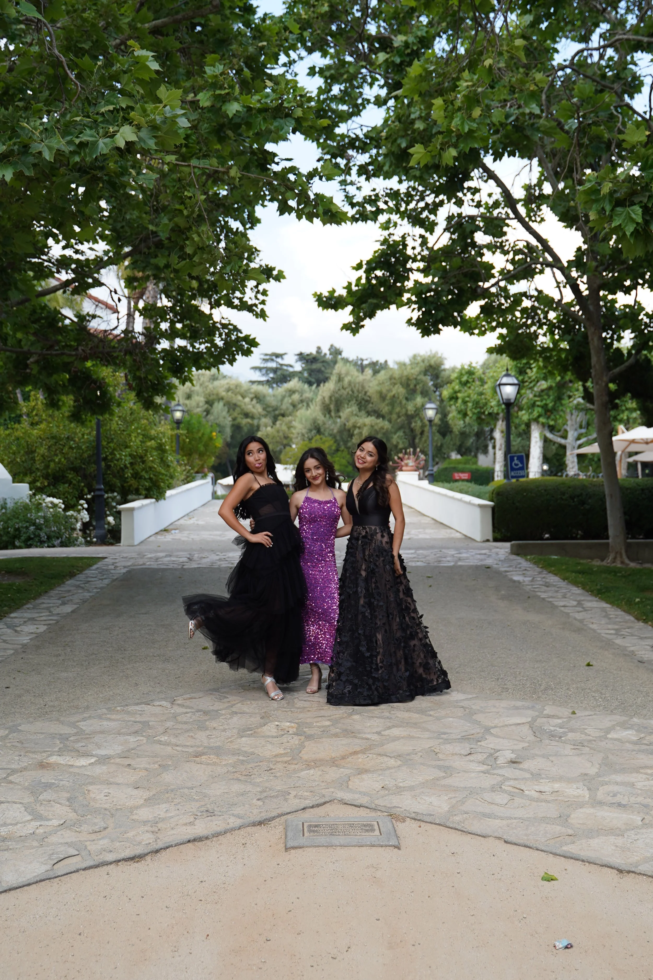 05 SHHS Prom 2023 Huskies.JPG