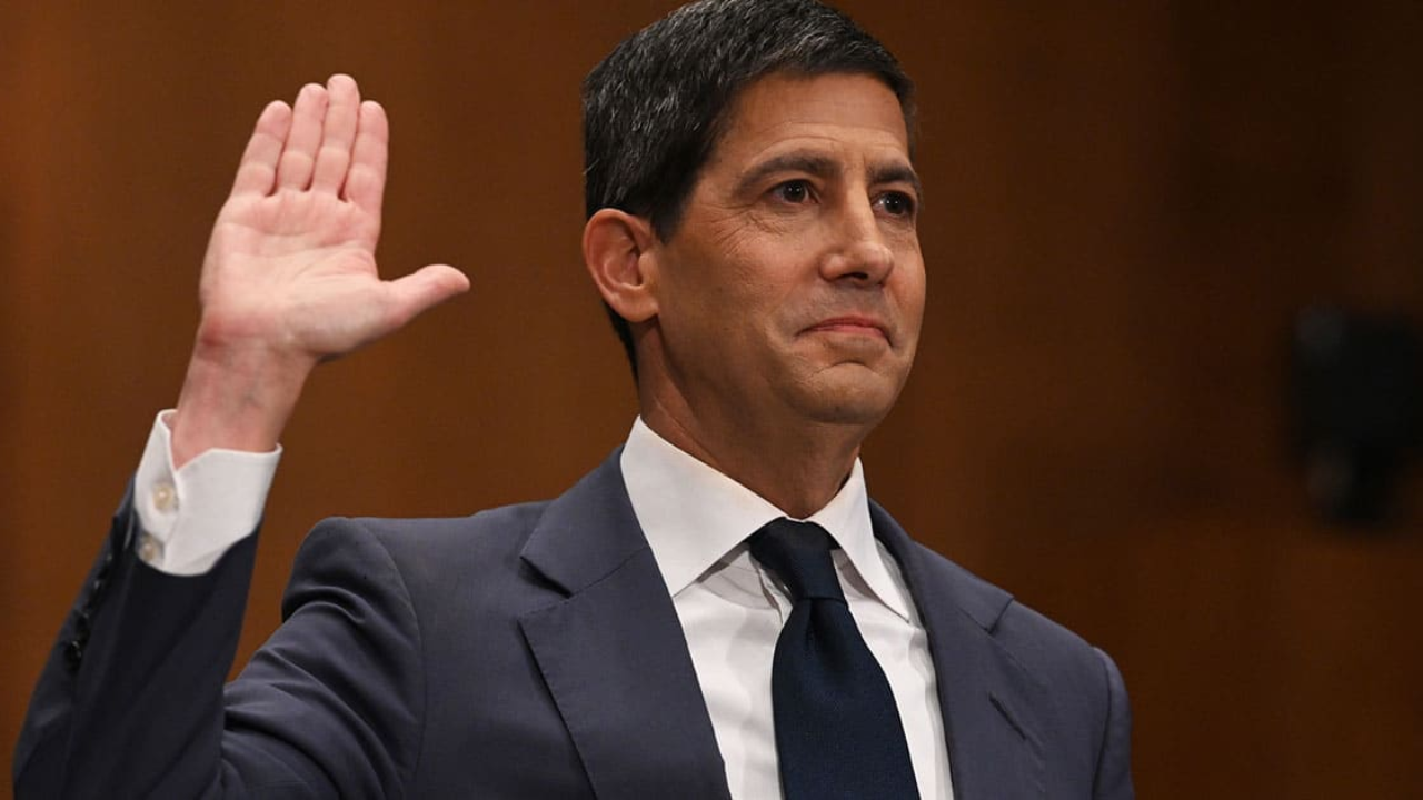 New Fed Leader Kevin Warsh Takes Charge with Ambitious Plans for Institutional Overhaul
