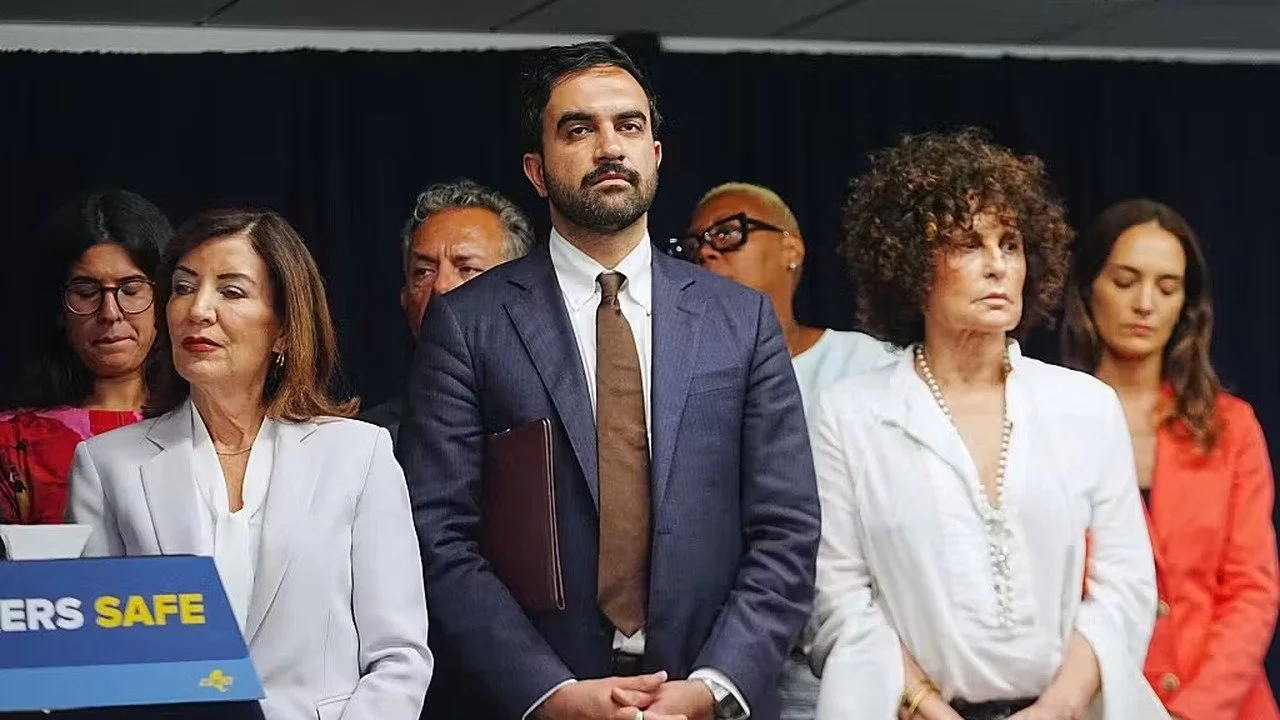 Mamdani Posts Spanish-Language Video Coaching New Yorkers on How to Deal With ICE Agents