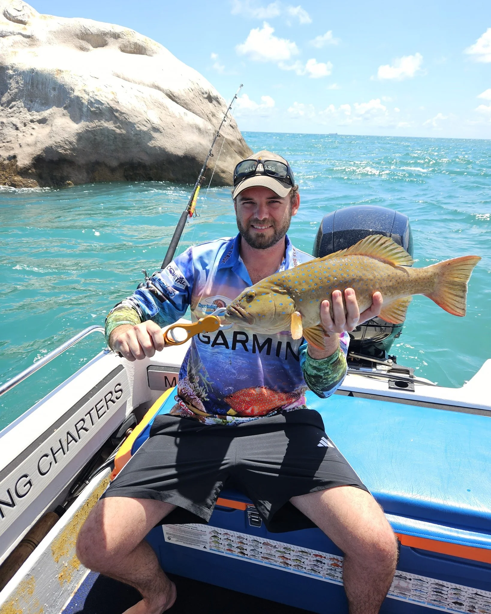 Repeating customers always have a great charter on board @magneticislandfishingcharters 
If it's a half day inshore charter or a full day offshore fishing charter. Fish of the day was this nice Bar Cheek Coral Trout. 
 #magneticislandfishingcharters 