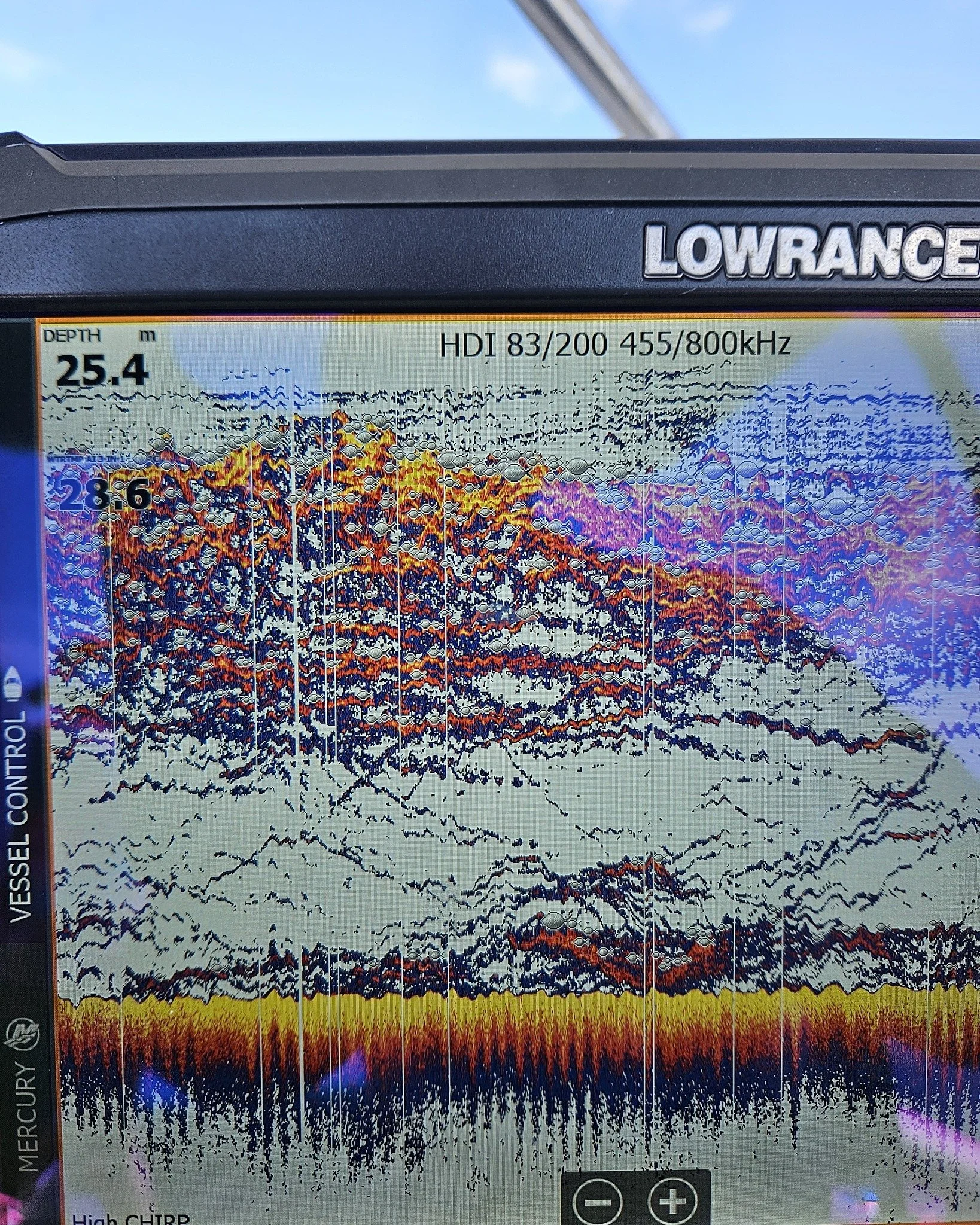 Name the type of fish under our boat? #magneticislandfishingcharters #lowrance #halco #pelagicworldwide #pelagic #pelagicfishing #pelagics #spanishmackerel #fishingcharters #GreatBarrierReef #reeffishing #reeffish #reef #pennfishing #penn #thisismagn